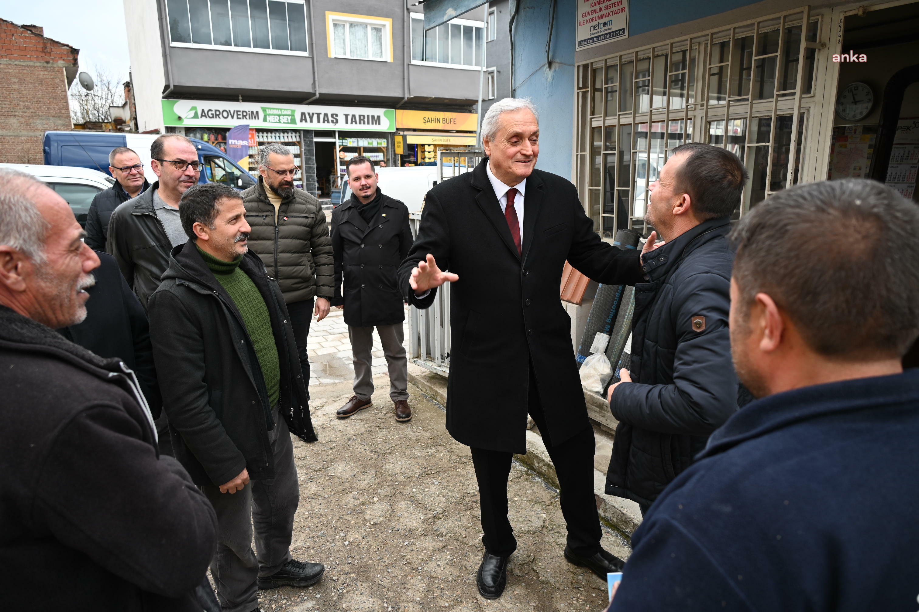 BOZÜYÜK BELEDİYE BAŞKANI BAKKALCIOĞLU, SARAYCIK CADDESİ ESNAFINI ZİYARET ETTİ