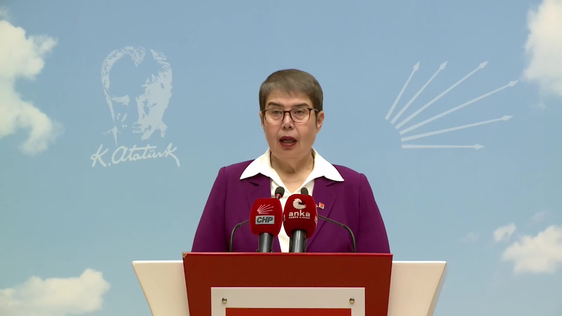 ZELİHA AKSAZ ŞAHBAZ: “14 MART TIP BAYRAMI ARTIK KUTLAMA DEĞİL; SAĞLIK HAKKI VE SAĞLIK EMEKÇİLERİMİZİN ÖZLÜK HAKLARI İÇİN SORUNLARA DİKKAT ÇEKME VE ÇÖZÜM ÖNERME ZAMANI”
