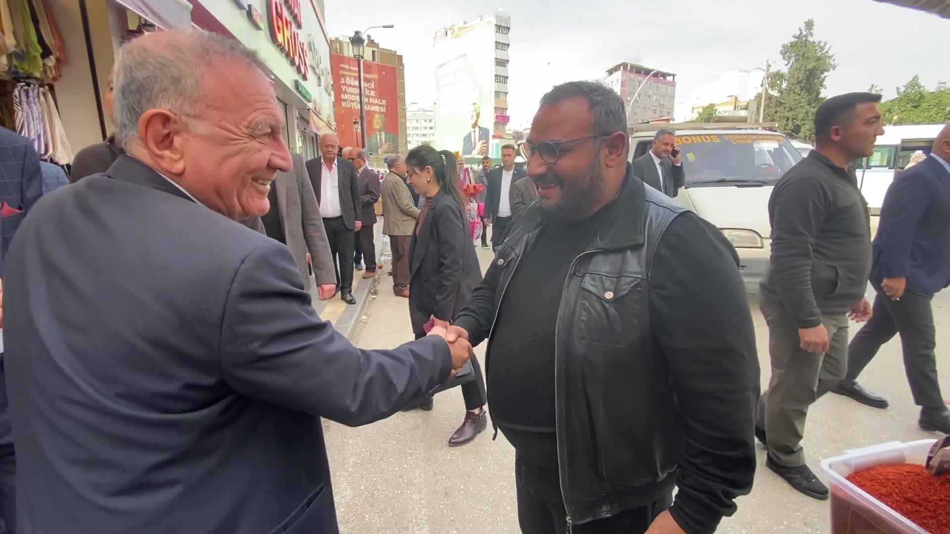 SEYHAN BELEDİYE BAŞKANI AKAY: “96 MAHALLENİN BİRİNDE DAHİ KİMSE YALNIZ HİSSETMEDİ, BUNDAN SONRA DA HİSSETMEYECEK”