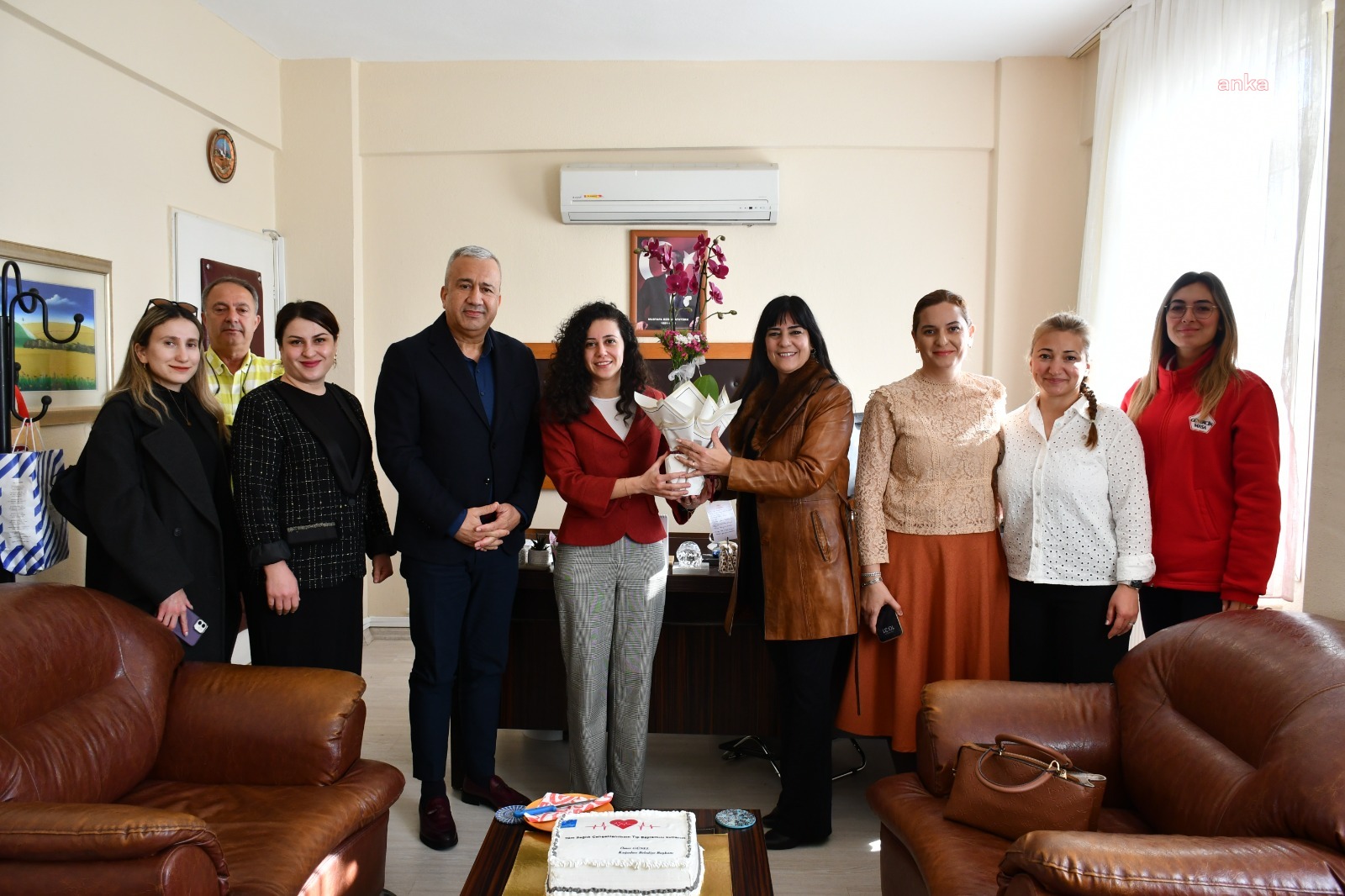 KUŞADASI BELEDİYESİ’NDEN SAĞLIK ÇALIŞANLARINA 'TIP BAYRAMI' ZİYARETİ