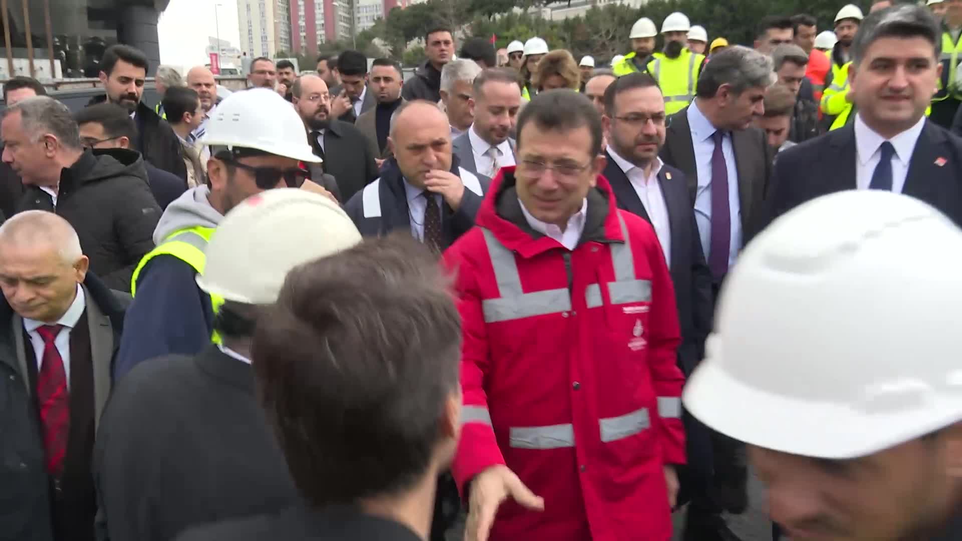 ÜMRANİYE-ATAŞEHİR-GÖZTEPE METRO HATTI’NDA TEST SÜRÜŞÜNE KATILAN İMAMOĞLU: “SANKİ MİLLET, TÜNELDEN BÖYLE KOŞARAK  GİDECEK YA DA BİRİNİN SAYDIĞI GİBİ BİR,  İKİ, ÜÇ DİYE KİLOMETRELERİ SAYARAK GİDECEK”