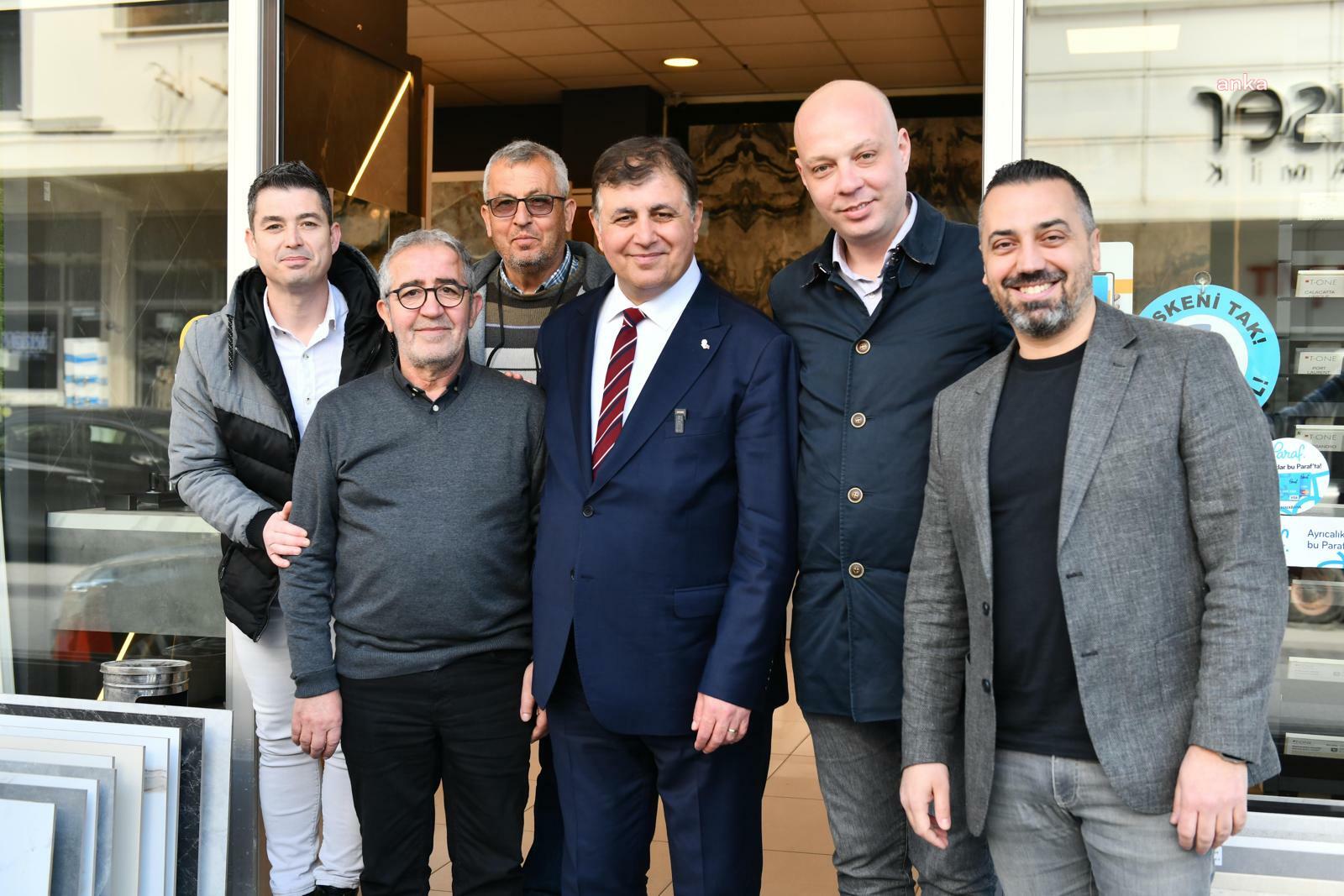 CHP İZMİR BÜYÜKŞEHİR BELEDİYE BAŞKAN ADAYI TUGAY GIDA ÇARŞISI ESNAFINI ZİYARET ETTİ