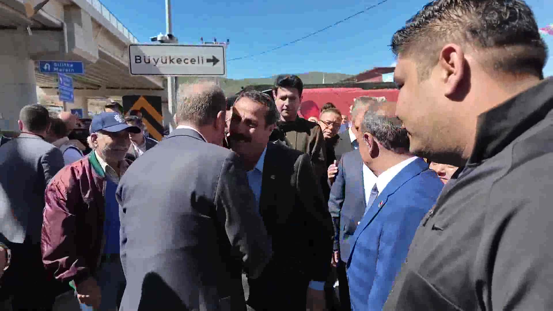 VAHAP SEÇER, BATI İLÇELERİNDE HALKLA BULUŞMAYA DEVAM EDİYOR
