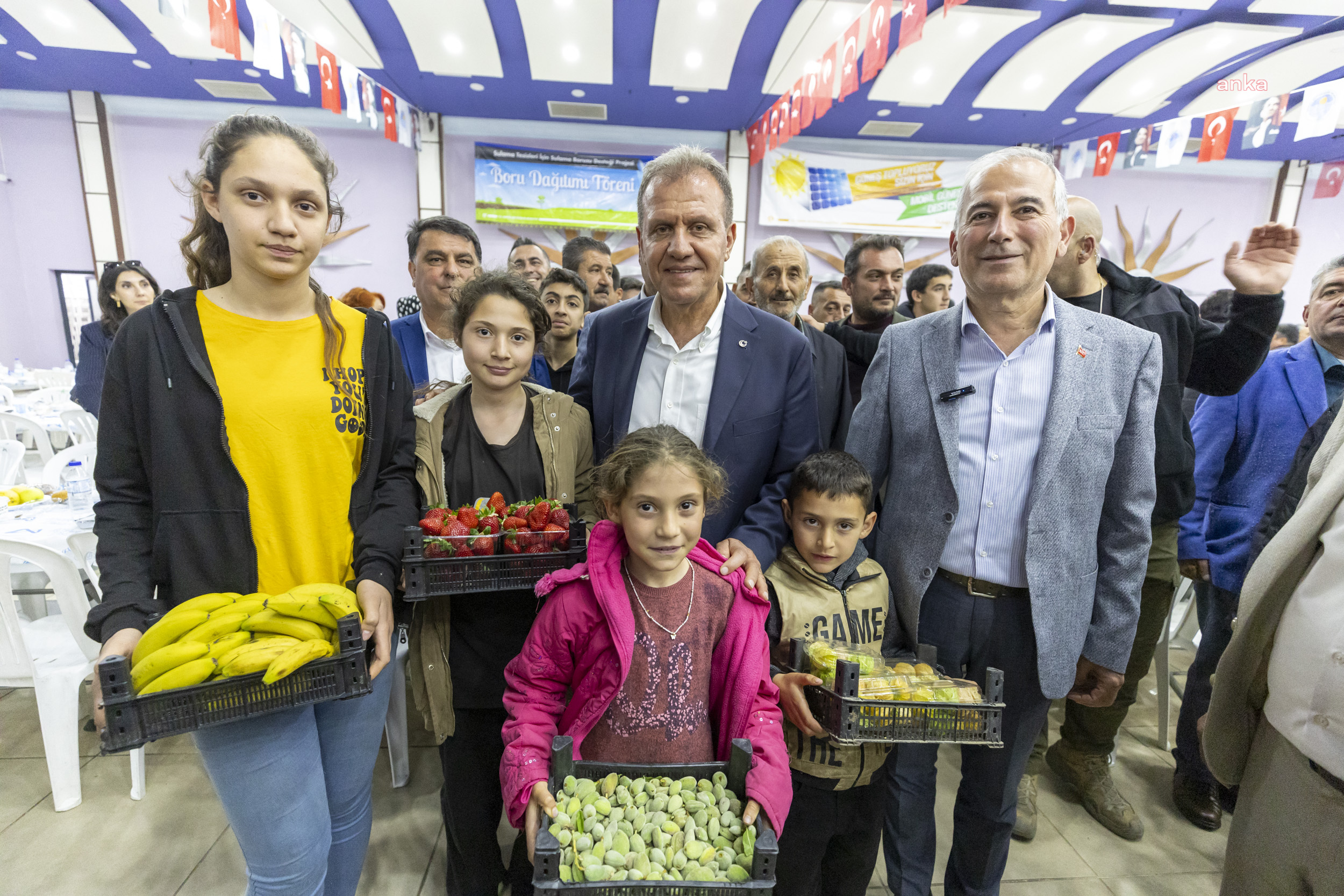VAHAP SEÇER, ANAMURLULAR İLE BULUŞTU
