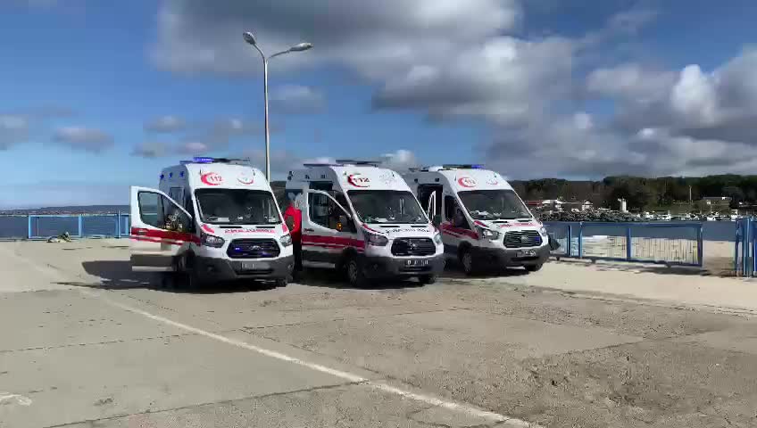 ÇANAKKALE'DE GÖÇMEN BOTU BATTI, 8 KİŞİ HAYATINI KAYBETTİ
