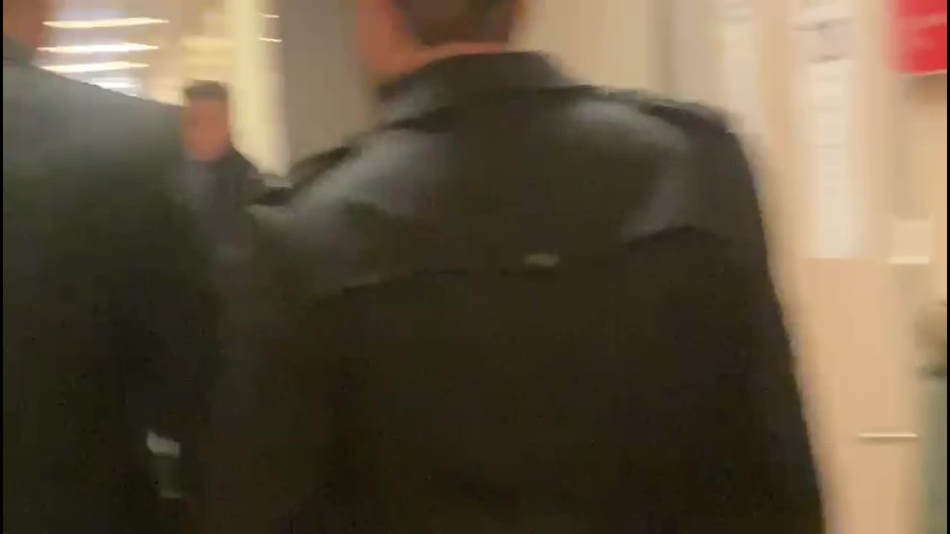 ÖLÜMLÜ KAZANIN ARDINDAN YURTDIŞINA KAÇIRILAN T.C. SORUŞTURMASINDA ÜNLÜ ESTETİK UZMANI BABA BÜLENT CİHANTİMUR İFADE VERMEK İÇİN ADLİYEYE GELDİ