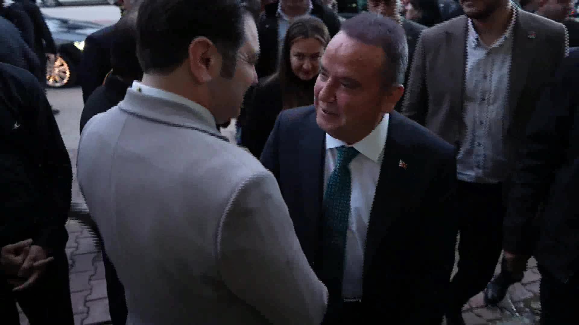 MUHİTTİN BÖCEK, PAZARCI ESNAFIYLA İFTAR YAPTI