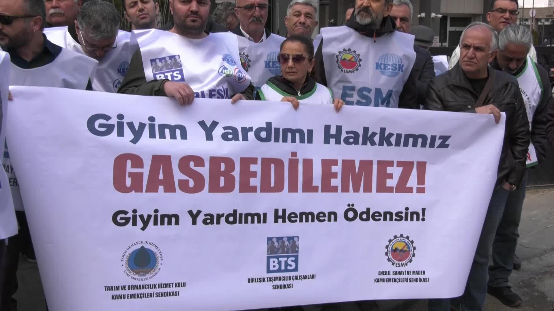 TARIM ORKAM SEN, BTS VE ESM ÜYELERİNDEN GİYİM YARDIMI YAPILMAMASINA PROTESTO: "ELİNİZİ EMEKÇİLERİN CEBİNDEN, KAZANILMIŞ HAKLARIMIZDAN ÇEKİN"