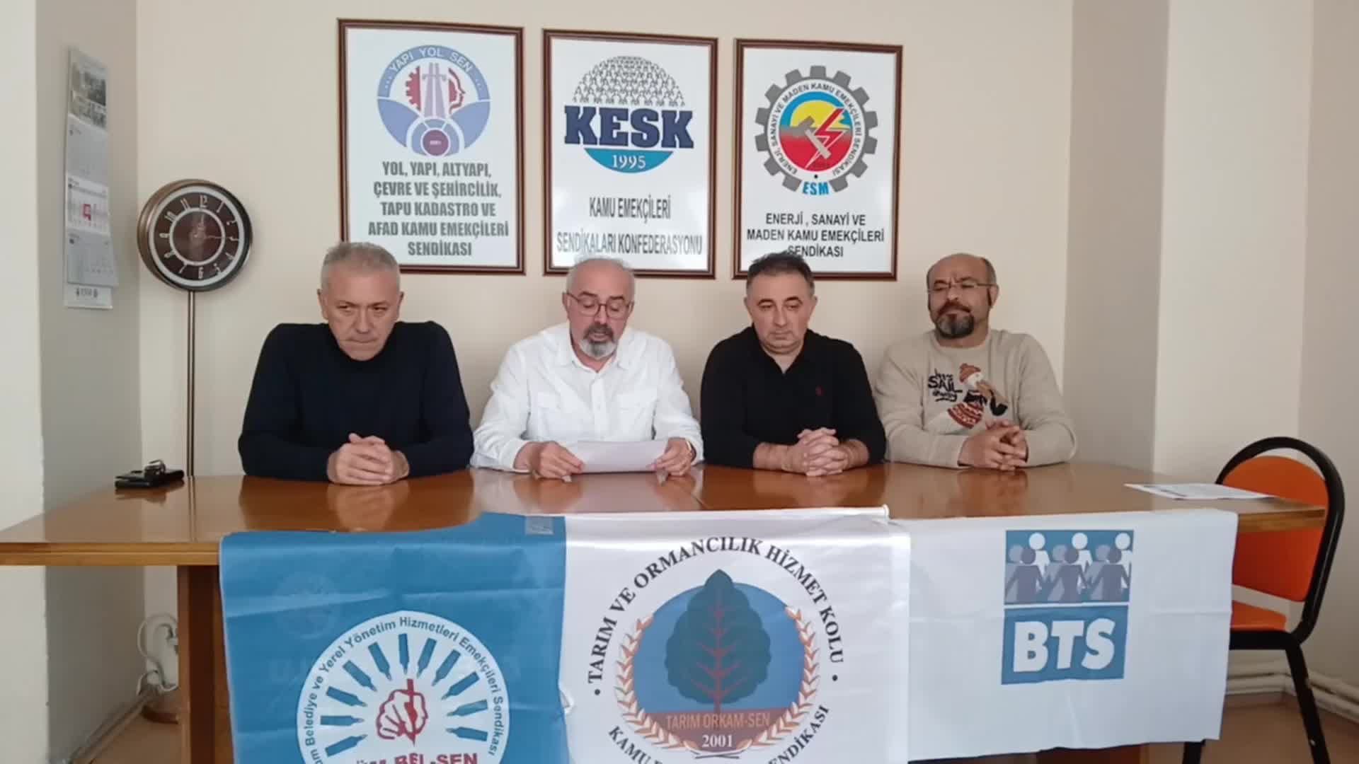 SAMSUN'DA SENDİKALAR GİYİM YARDIMININ ENGELLENMESİNE TEPKİ GÖSTERDİ