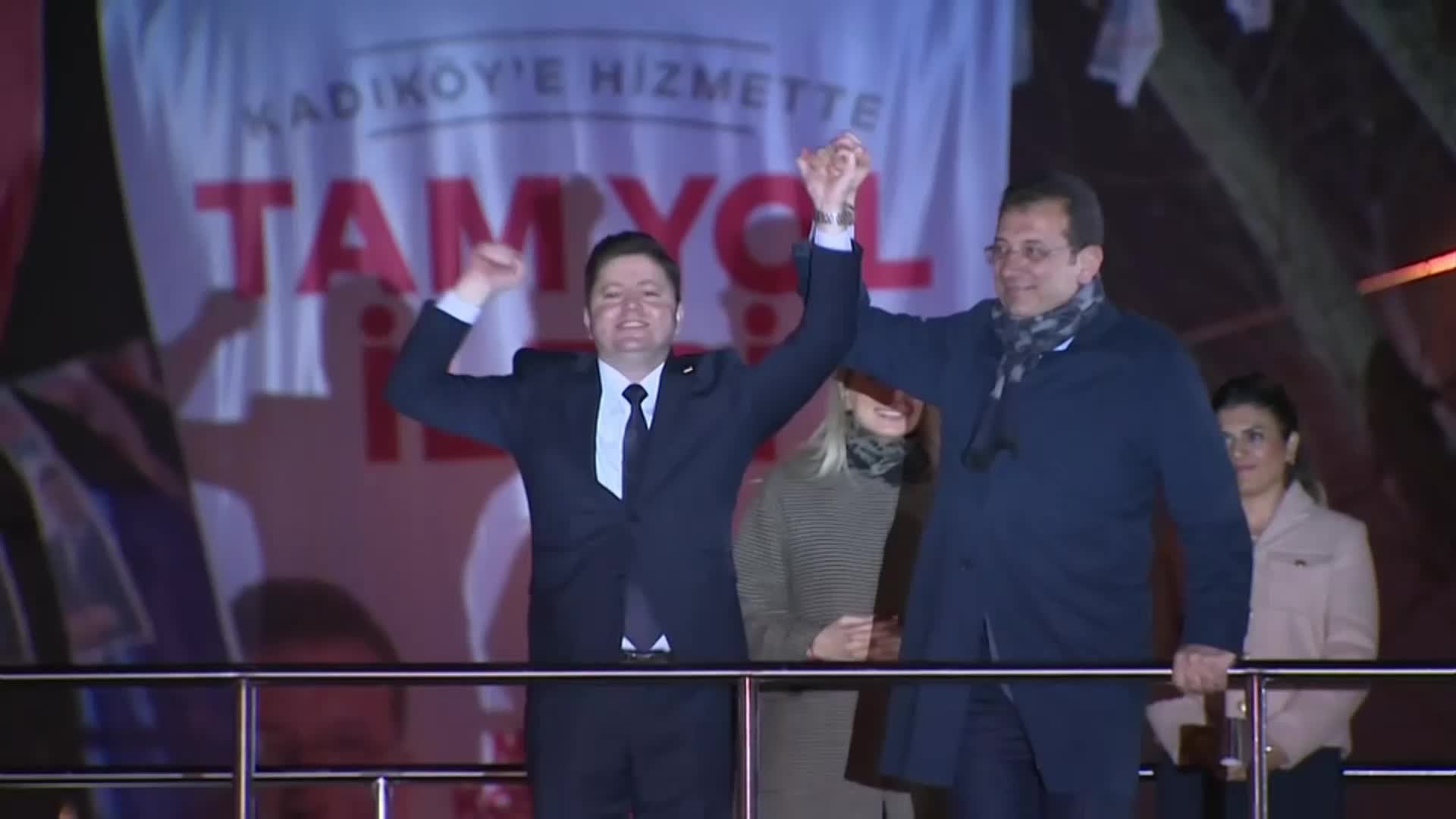 İMAMOĞLU KADIKÖY'DE KONUŞTU:  TÜRKİYE CUMHURİYETİ, 100 YILLIK TARİHİNDE BÖYLE AYMAZLIĞI, SEFİLLİĞİ, REZİLLİĞİ BAŞKA HİÇBİR DÖNEMDE YAŞAMADI