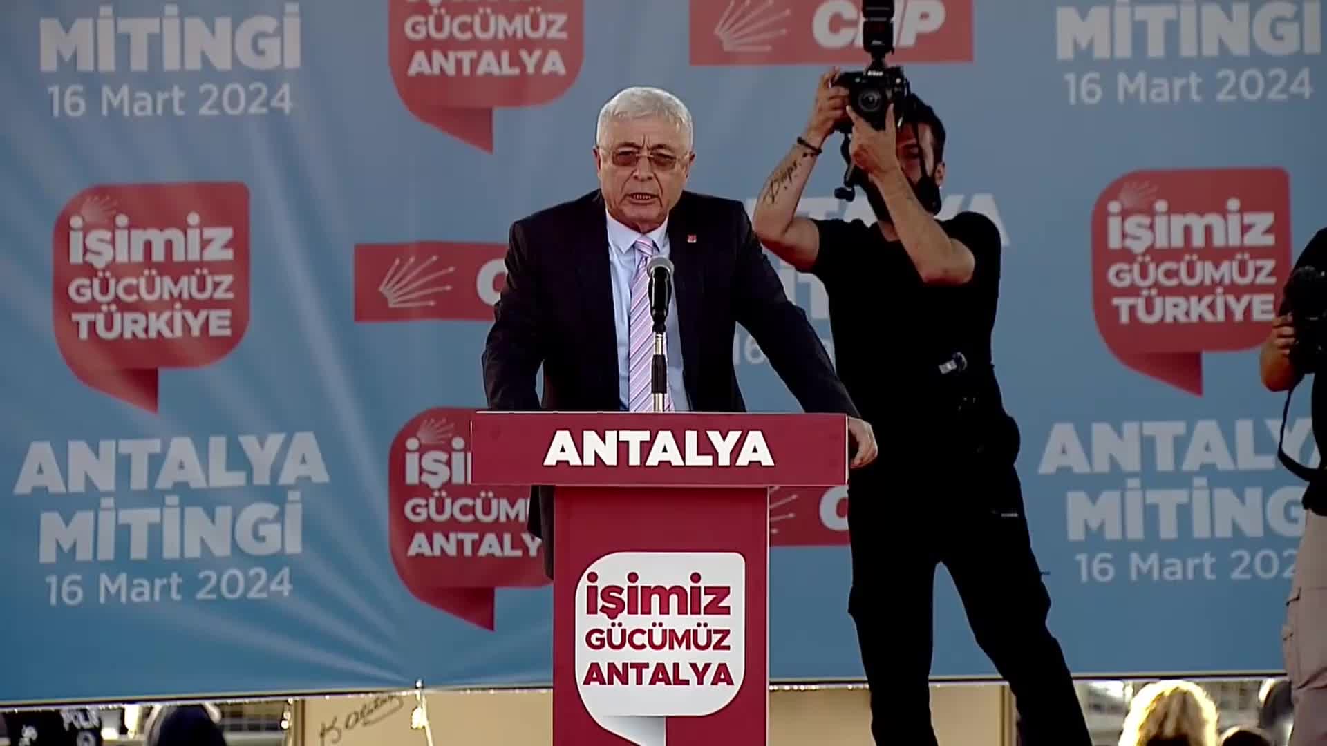 MUHİTTİN BÖCEK, AKP'Lİ RAKİBİNİ HEDEF ALDI, "ANTALYA DEPREM PLANI İÇİN EVRAK GÖNDERMEYEN TEK BELEDİYE KEPEZ’Dİ. ŞİMDİ ‘DEPREM MASTER PLANI YAPACAĞINI SÖYLÜYOR”