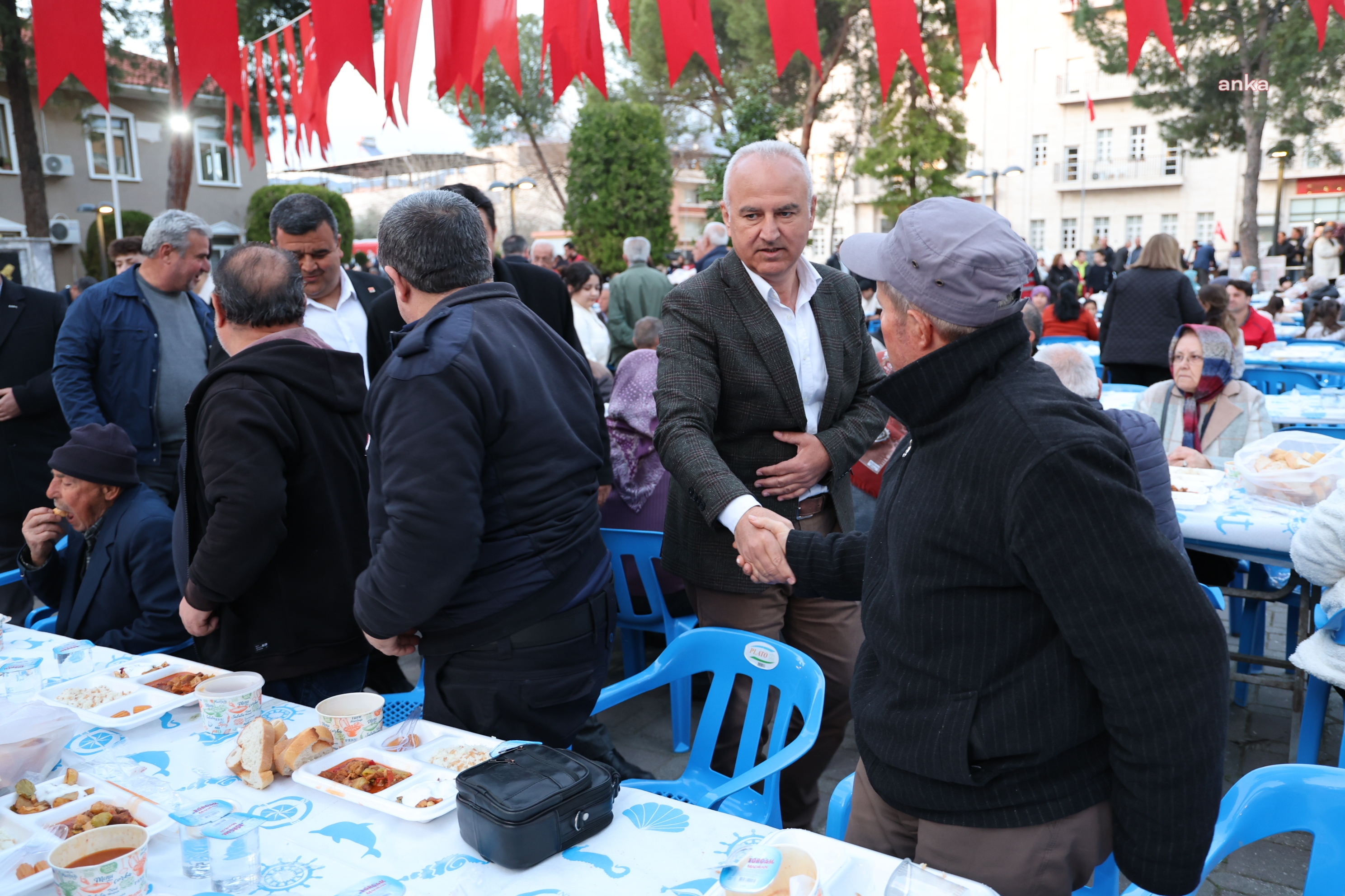 ÇİNE BELEDİYESİ, İFTAR SOFRALARI KURMAYA DEVAM EDİYOR