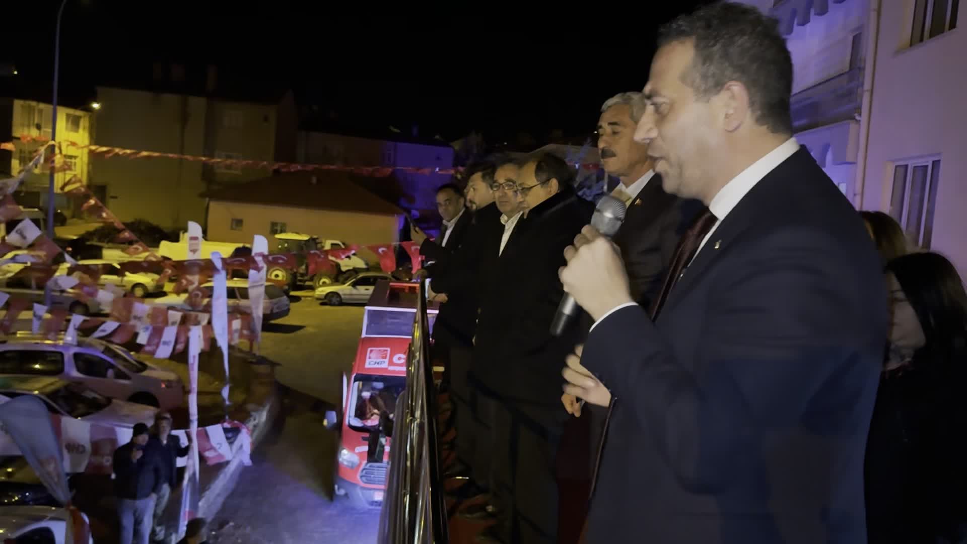 ALİ MAHİR BAŞARIR’DAN VATANDAŞLARA ÇAĞRI: "31 MART’TA SANDIĞA GİTMEDEN EVVEL BİR HESABINIZA BAKIN, BİR DE TURGUT ALTINOK'UN MAL VARLIĞINI OKUYUN. VİCDANINIZ KİMİ İSTİYORSA ONA OY VERİN"
