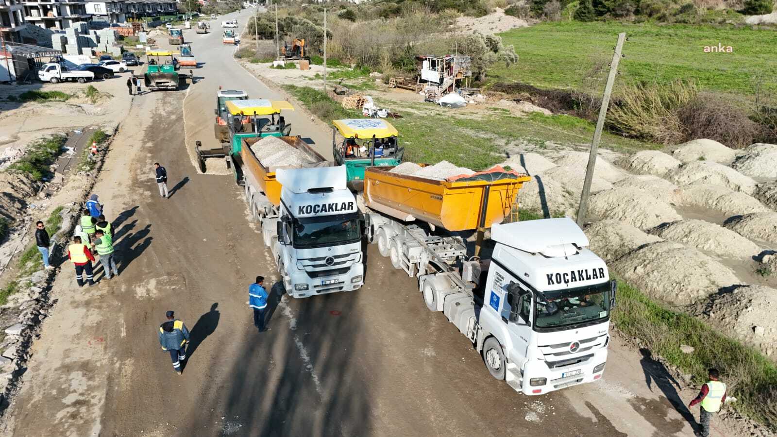 AYDIN BÜYÜKŞEHİR BELEDİYESİ EKİPLERİ, AĞAÇLI MAHALLESİ YOLUNU YENİLİYOR