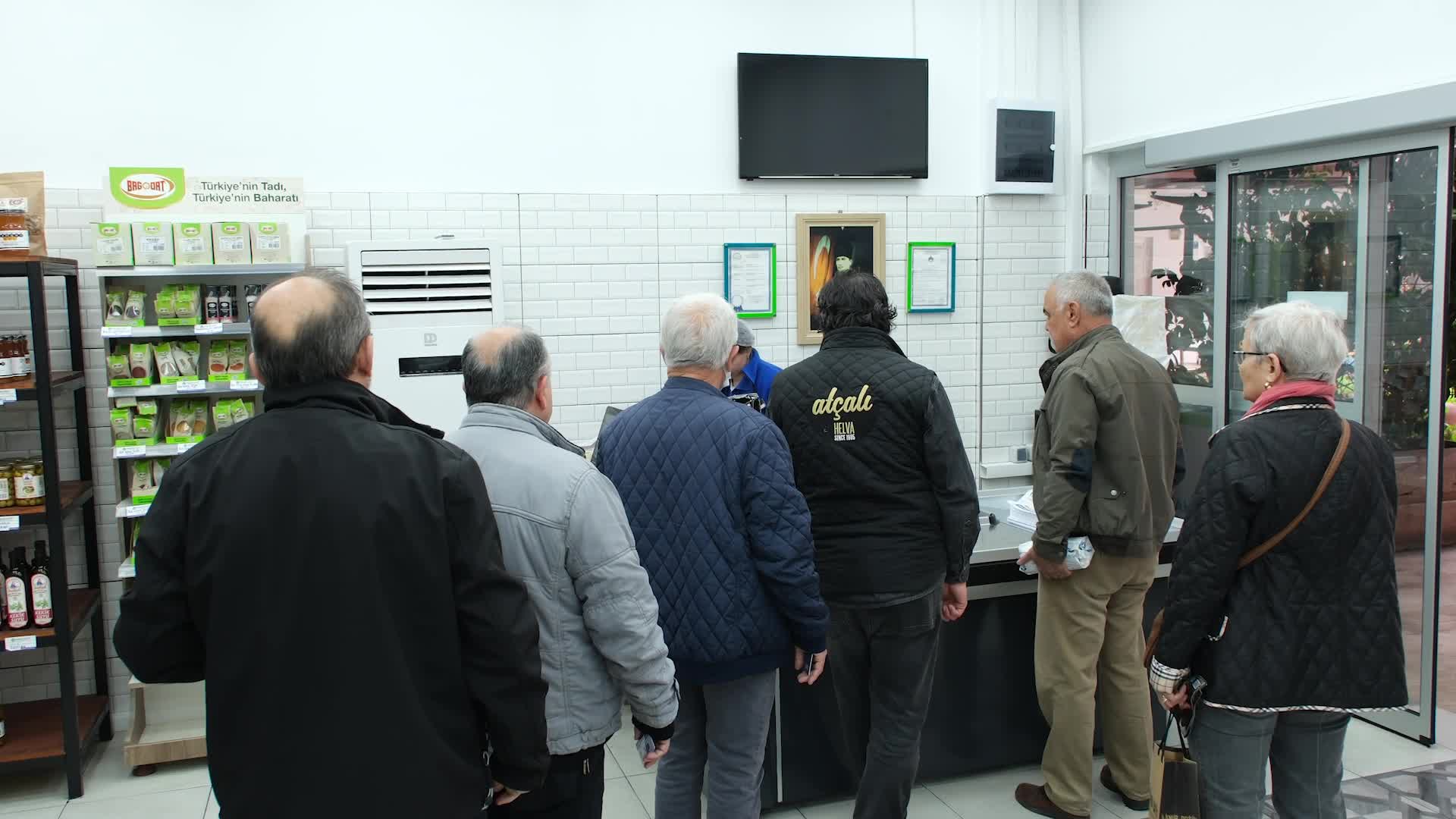 AYDIN BÜYÜKŞEHİR BELEDİYESİ'NİN “EMEKLİ KART"I VATANDAŞA NEFES ALDIRDI