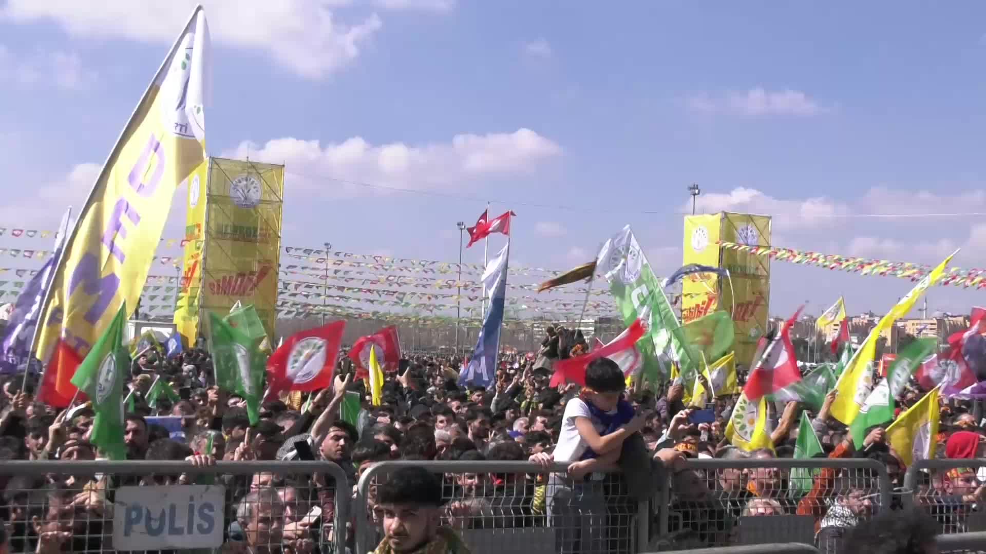 DEM PARTİ EŞ GENEL BAŞKANI BAKIRHAN: BAHÇELİ 'ŞAK' DİYOR,  ERDOĞAN 'TAK' YERİNE GETİRİYOR