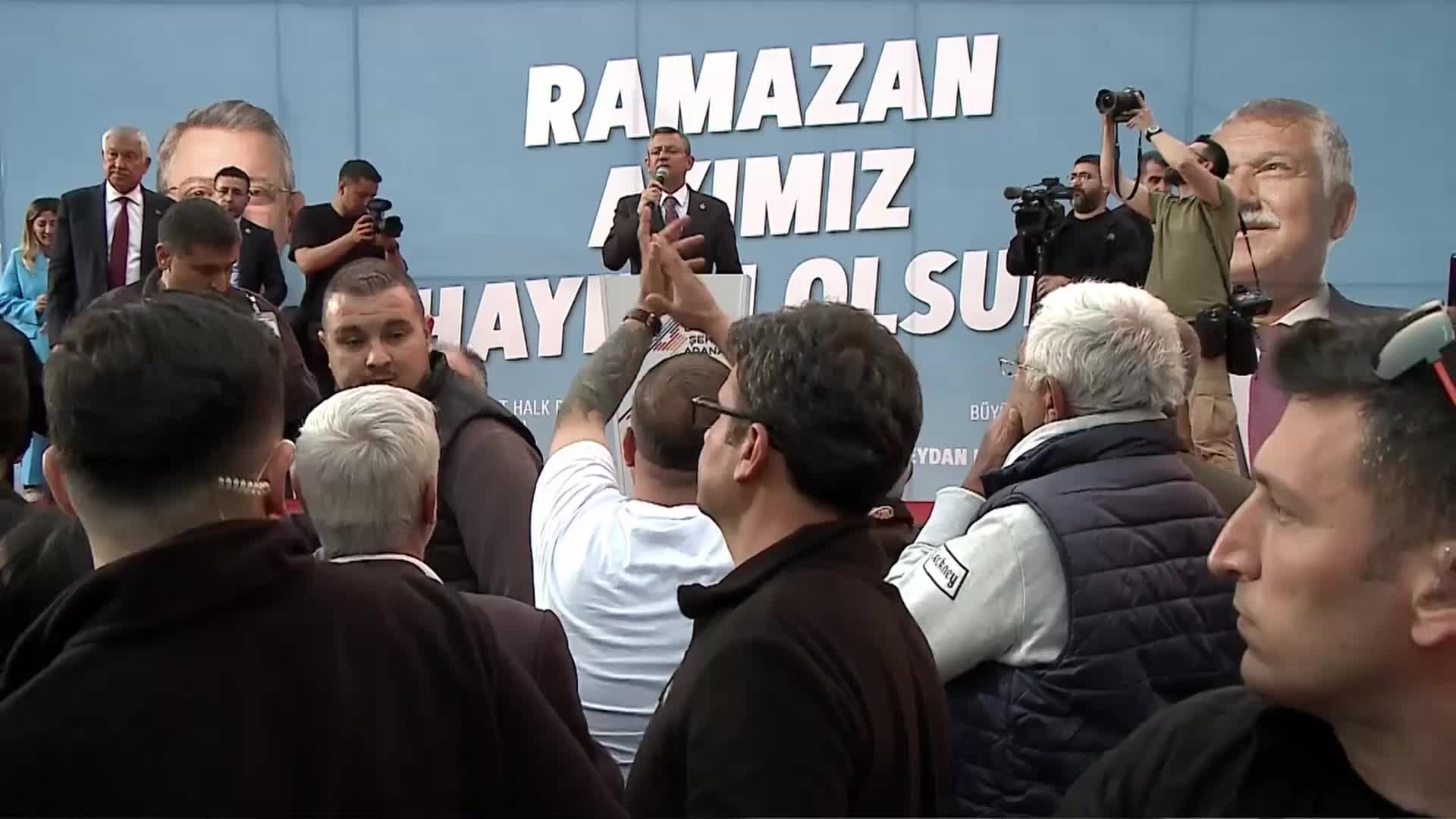 ÖZGÜR ÖZEL: “ÇAĞRIMIZ ERDOĞAN’ADIR.  İSRAİL İLE TİCARETİ DURDURUN, FİLİSTİN’E SAHİP ÇIKIN”