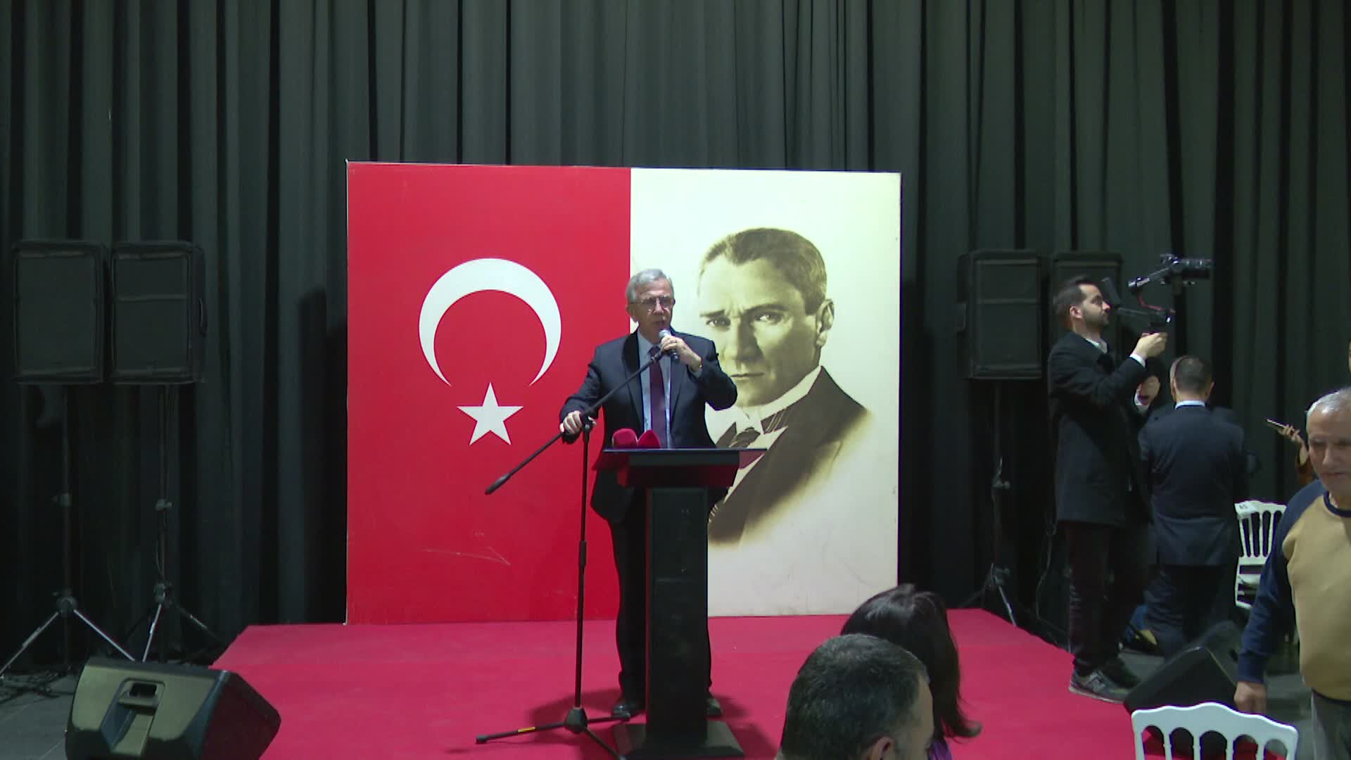 MANSUR YAVAŞ, ŞEHİT YAKINLARI VE GAZİLERLE İFTAR YEMEĞİ'NDE BULUŞTU