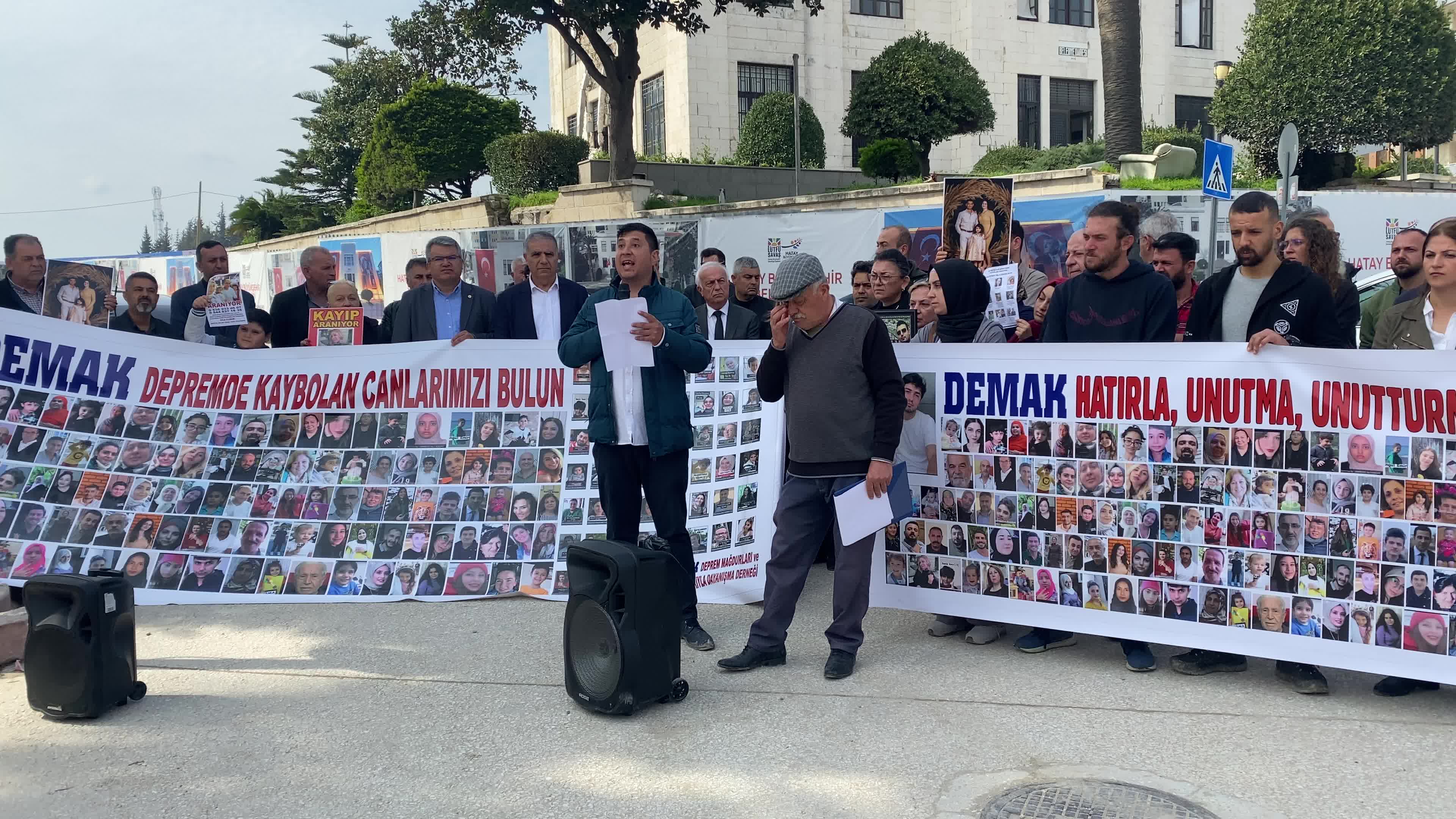 DEPREM MAĞDURLARI VE KAYIP YAKINLARI HATAY'DAN ÇAĞRIDA BULUNDU: “KAYIPLARIMIZIN BULUNMASI İÇİN KOMİSYON KURULMASINI REDDETMEYİN"