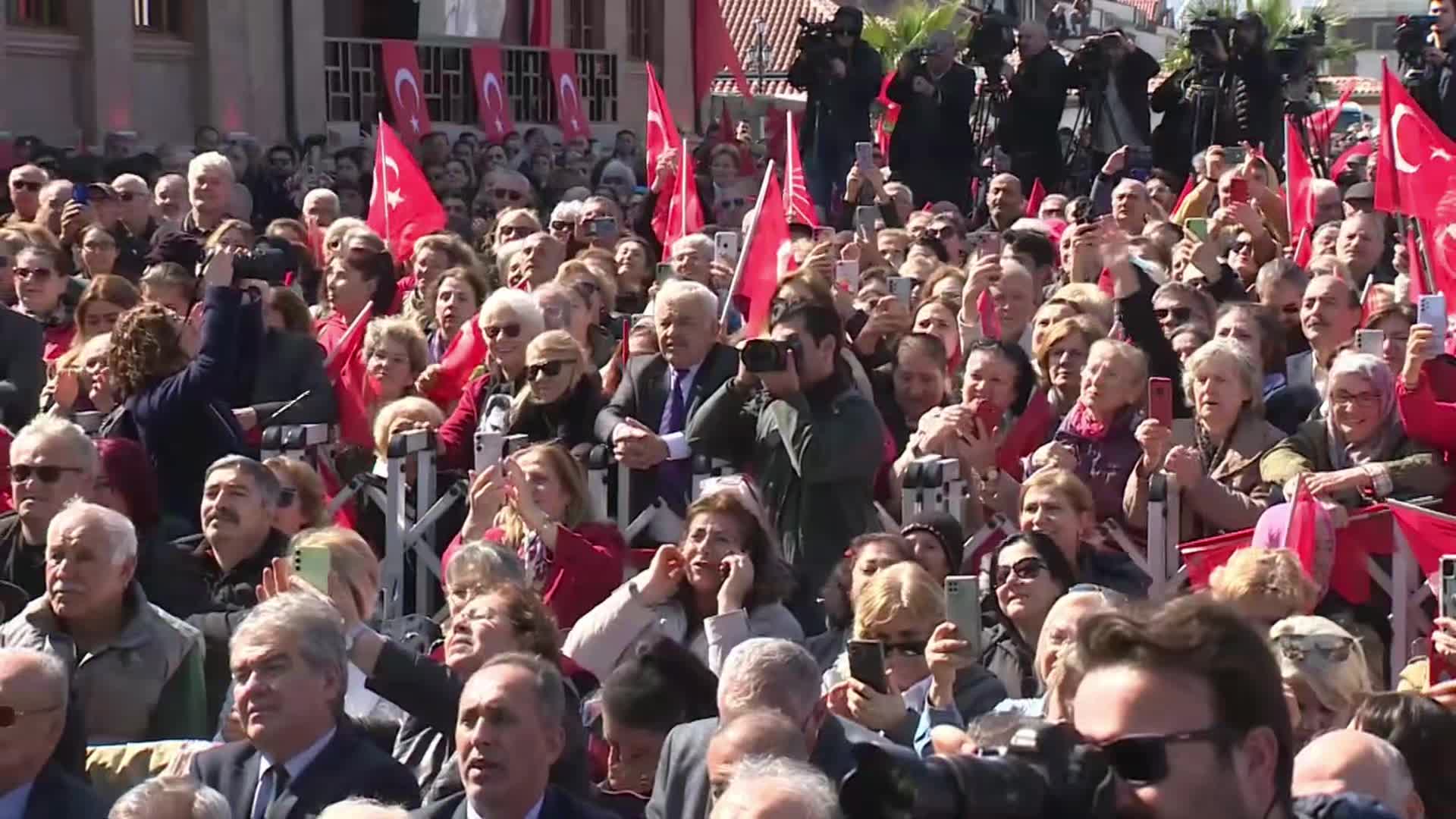 İMAMOĞLU: “MECZUP BİR DİL ÇIKIP ATAMIZA HAKARET EDEBİLİYOR. BİR SAVCININ DAHİ SORUŞTURMA AÇMAMASINI KINIYORUM”