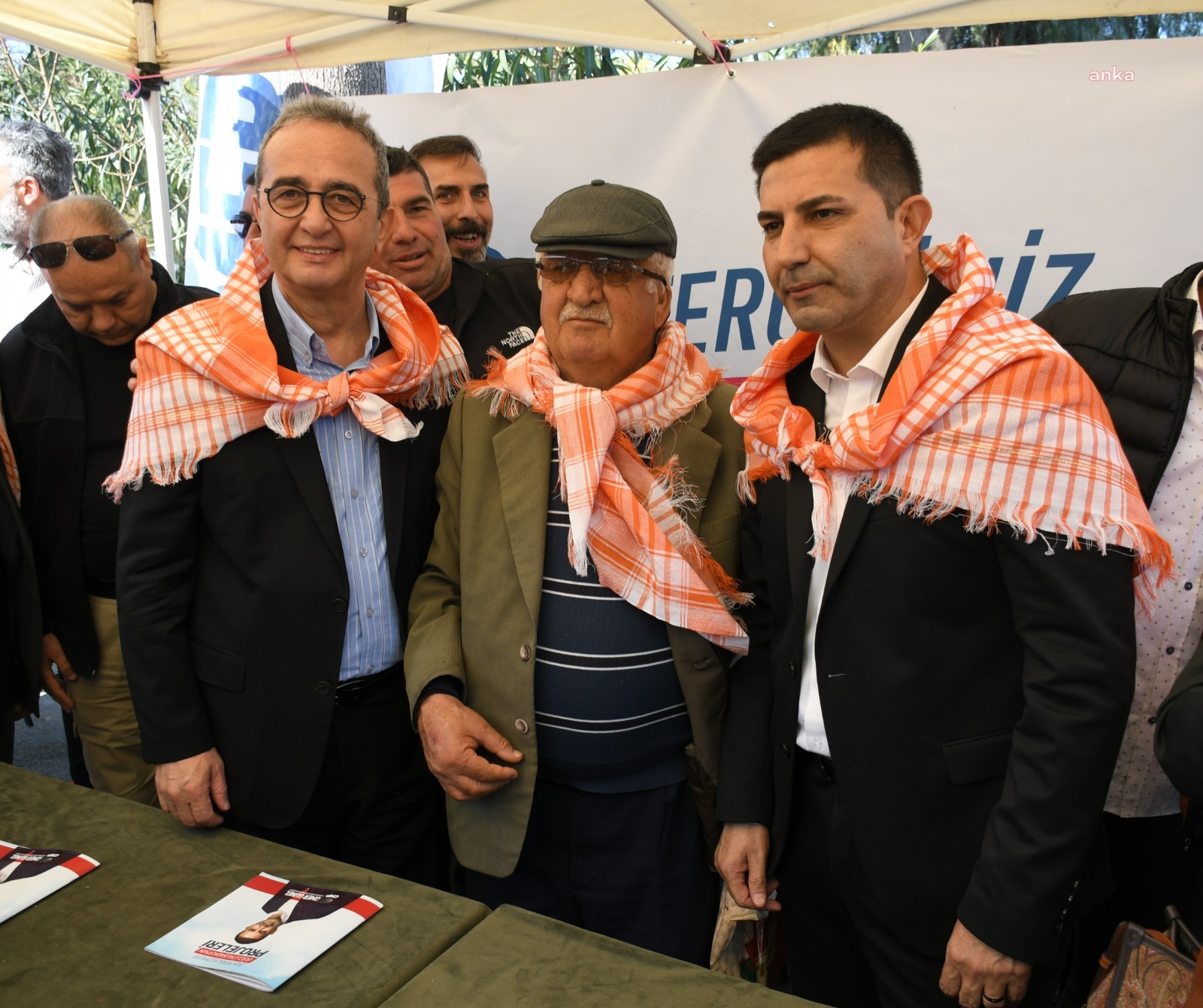 KUŞADASI BELEDİYE BAŞKANI GÜNEL, VATANDAŞLARLA BİR ARAYA GELMEYE DEVAM EDİYOR