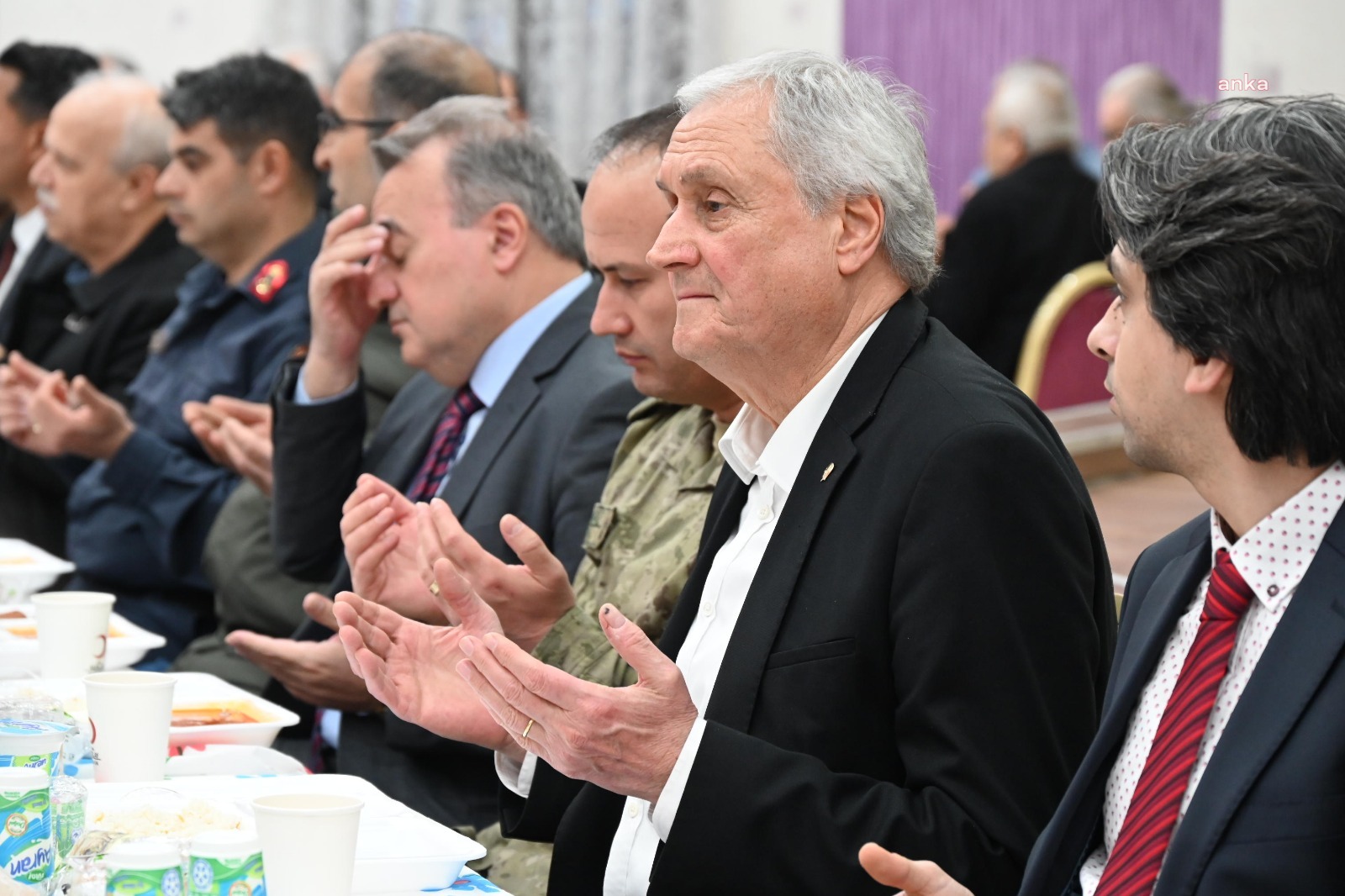 BOZÜYÜK BELEDİYE BAŞKANI BAKKALCIOĞLU, ŞEHİT AİLELERİ VE GAZİLERLE İFTAR YAPTI