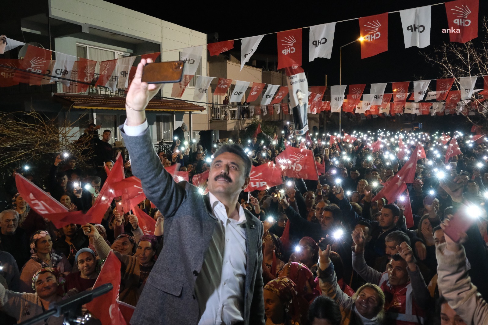 CHP DİKİLİ BELEDİYE BAŞKAN ADAYI KIRGÖZ, SEÇİM ÇALIŞMALARINI SÜRDÜRÜYOR
