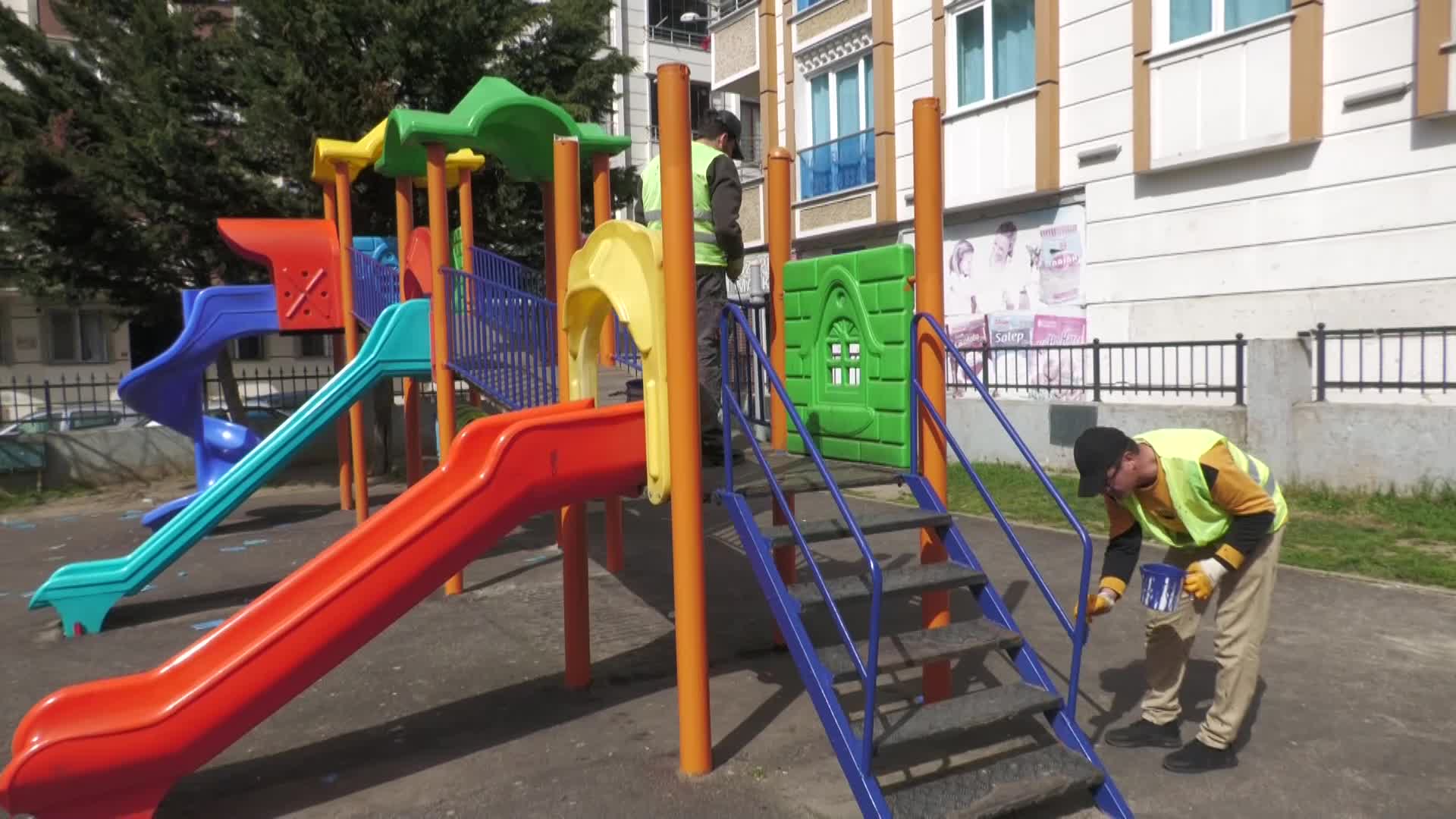 ESENYURT’UN PARKLARI BAHARA HAZIRLANIYOR