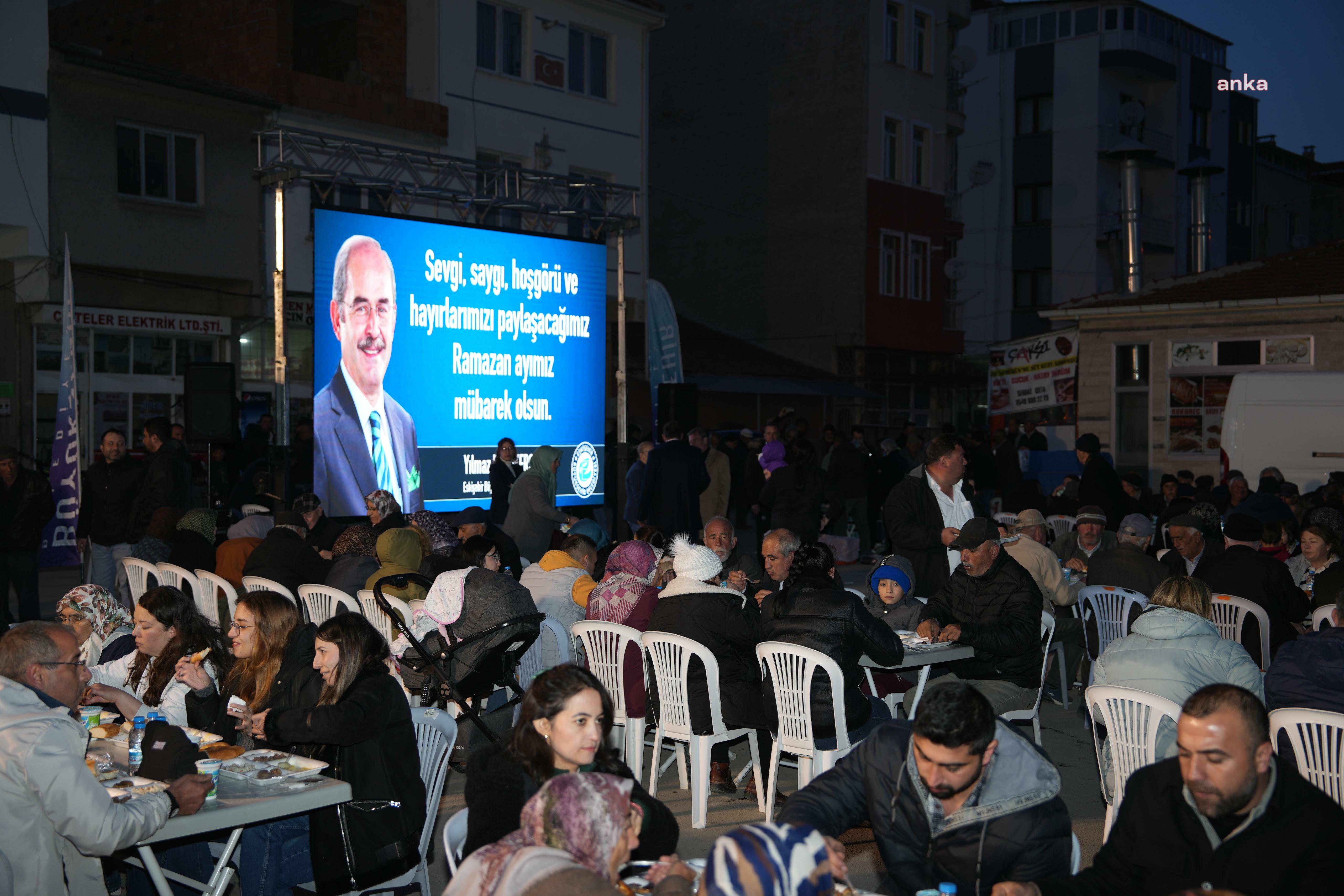 ESKİŞEHİR BÜYÜKŞEHİR BELEDİYESİ, ÇİFTELERLİ VATANDAŞLARI AYNI SOFRADA BULUŞTURDU