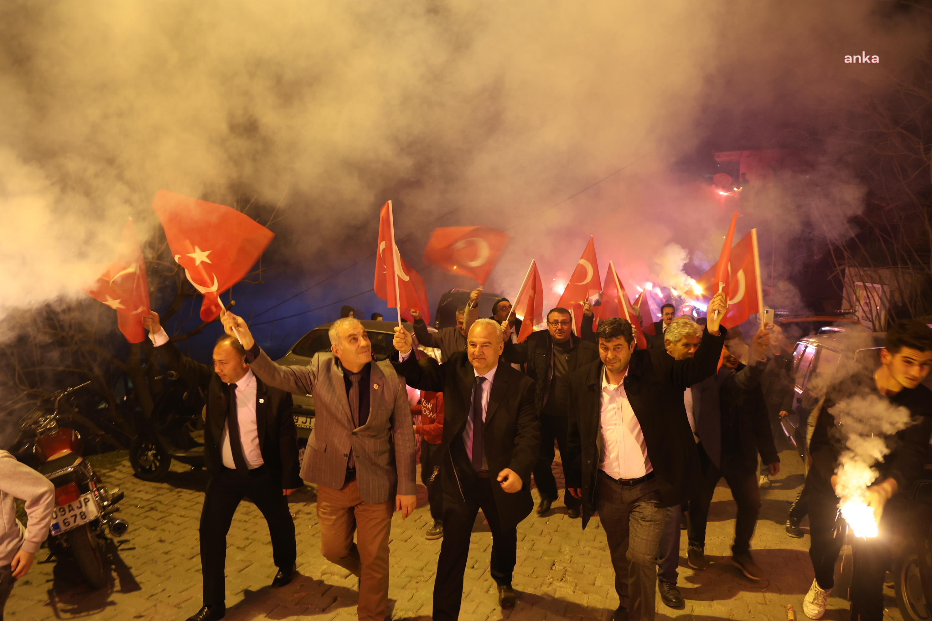 ÇİNE BELEDİYE BAŞKANI KIVRAK, MUTAFLAR MAHALLESİ’NDE PROJELERİNİ ANLATTI