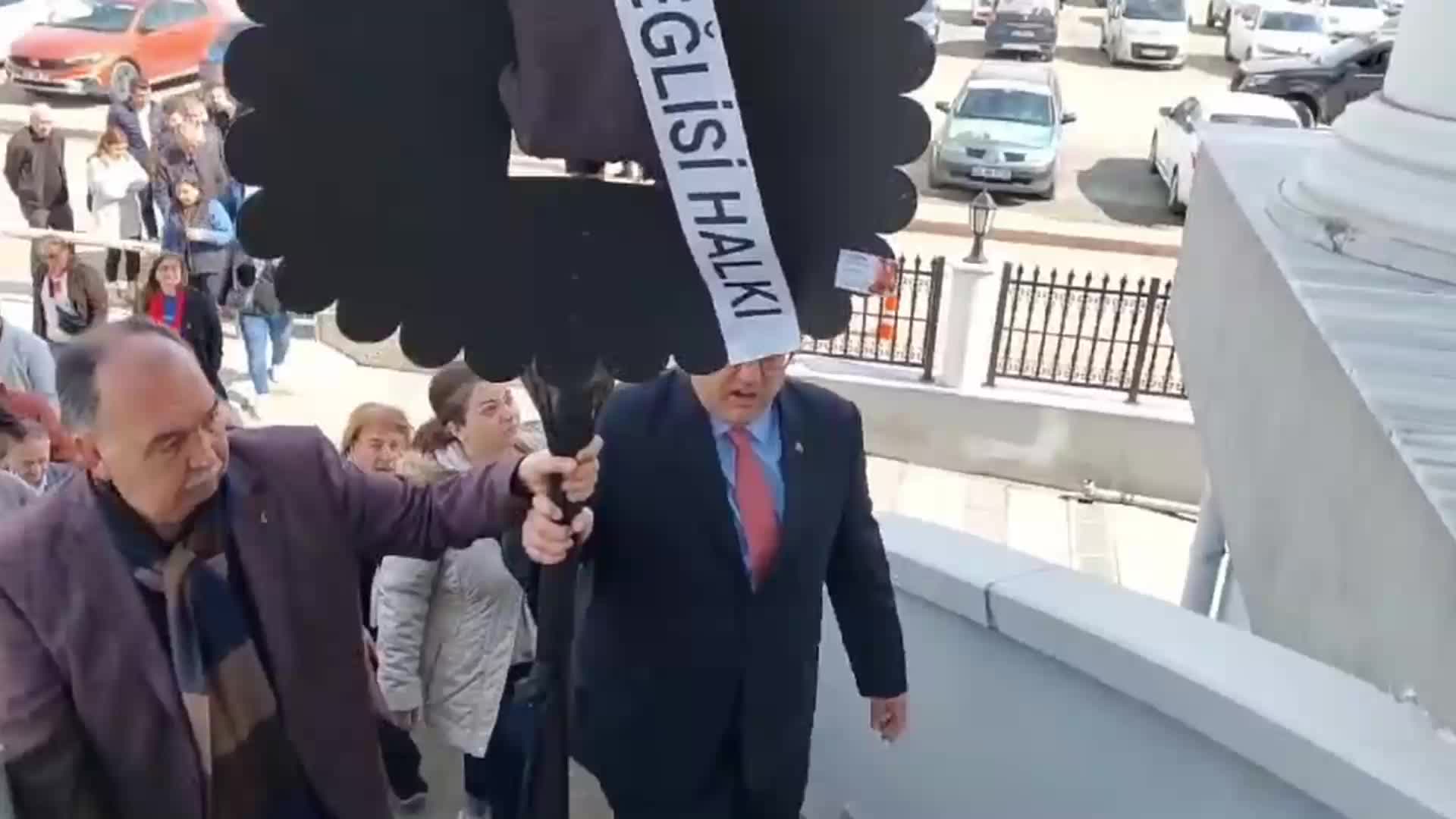 CHP'DEN MARMARAEREĞLİSİ'NDE SEÇİME 12 GÜN KALA BELEDİYEYE AİT 14 PARSELİN SATIŞA ÇIKARTILMASINA TEPKİ