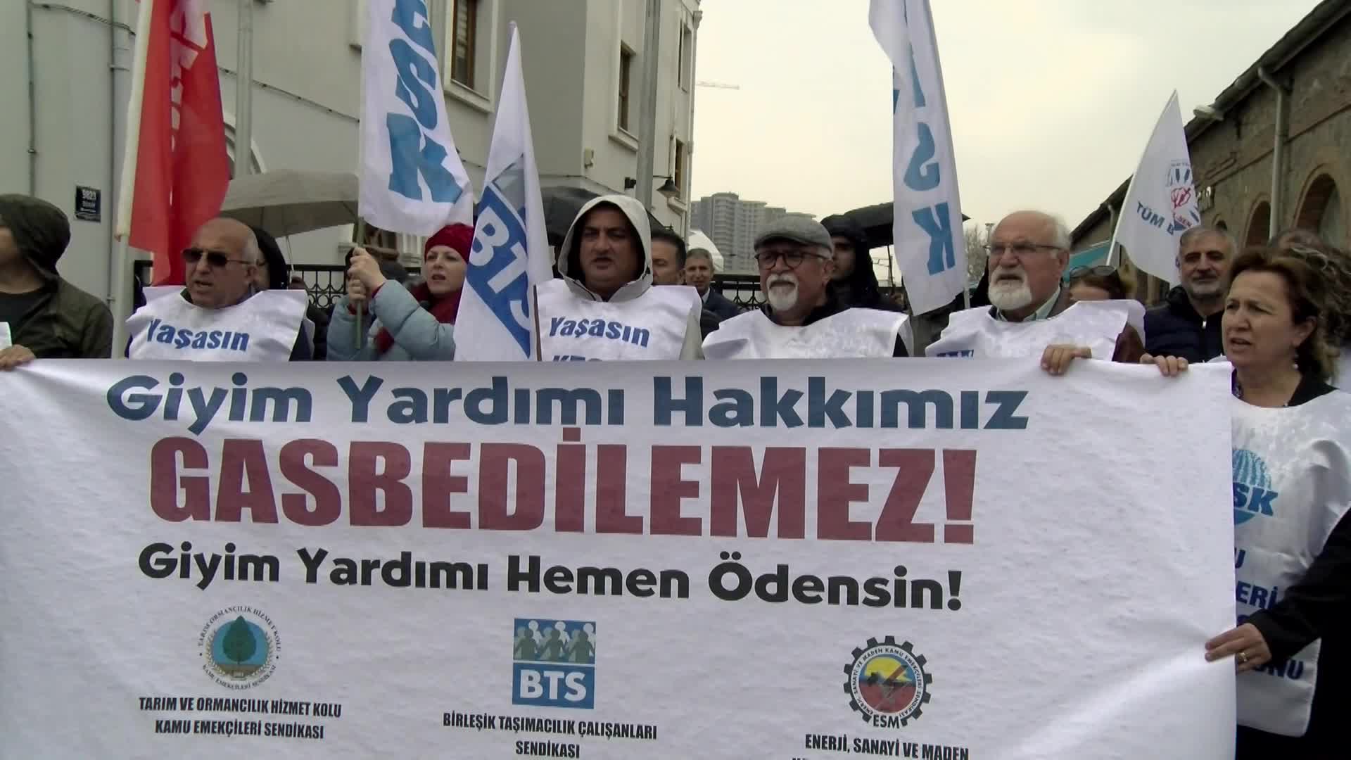 BTS İZMİR ŞUBE BAŞKANI ERDAL AKYOL: “GİYİM YARDIMI TÜM KAMU EMEKÇİLERİNİ KAPSAYACAK ŞEKİLDE DERHAL ÖDENMELİDİR”