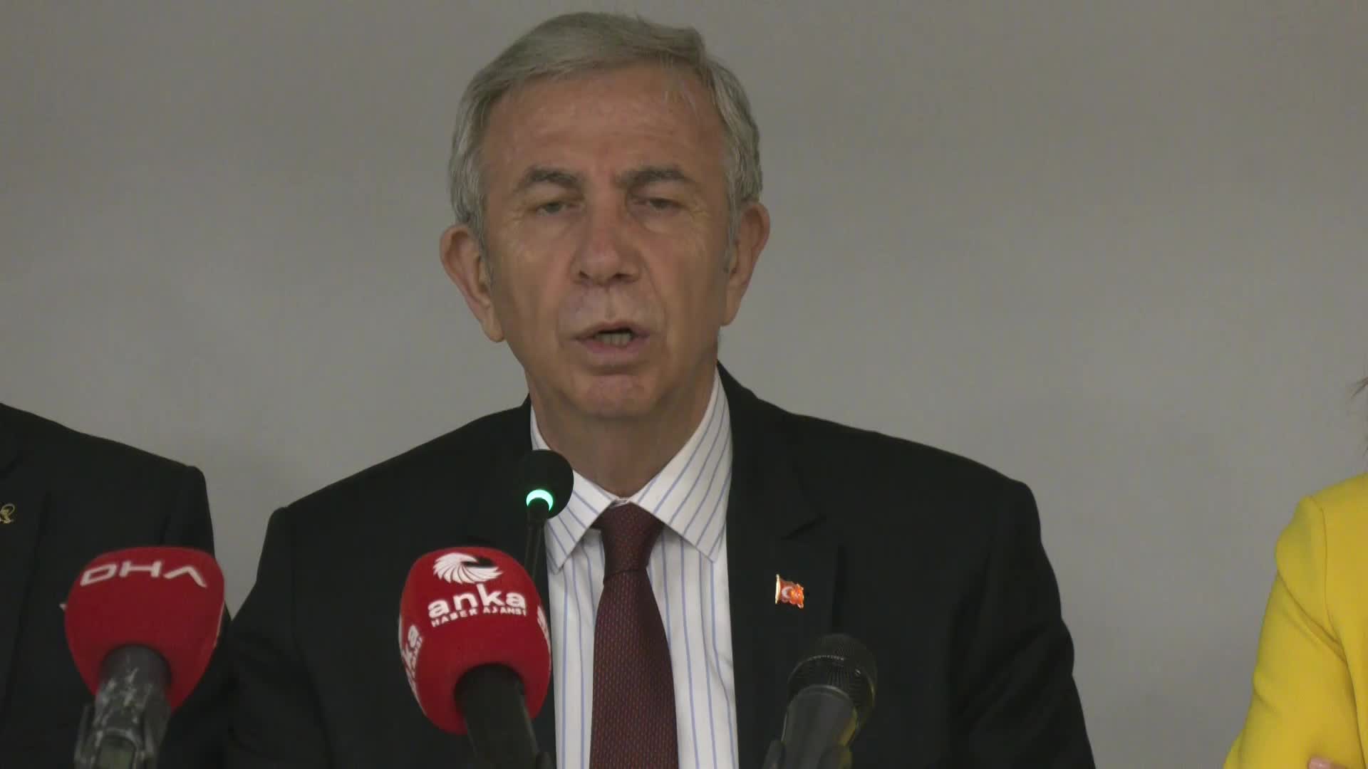 MANSUR YAVAŞ, ANKARA ECZACILAR ODASI'NI ZİYARET ETTİ: "ATIK İLAÇLAR SULARA KARIŞIYOR. İLK YAPACAĞIMIZ İŞLERDEN BİRİSİ OLACAK. BU KONUDA İYİ BİR İŞBİRLİĞİ YAPABİLİRİZ"