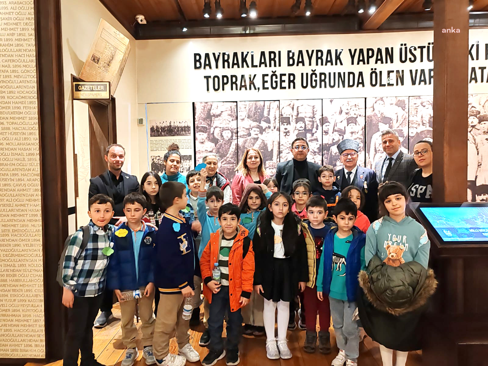ESKİŞEHİRLİ ÇOCUKLAR ÇANAKKALE DESTANI'NI ÖĞRENDİ