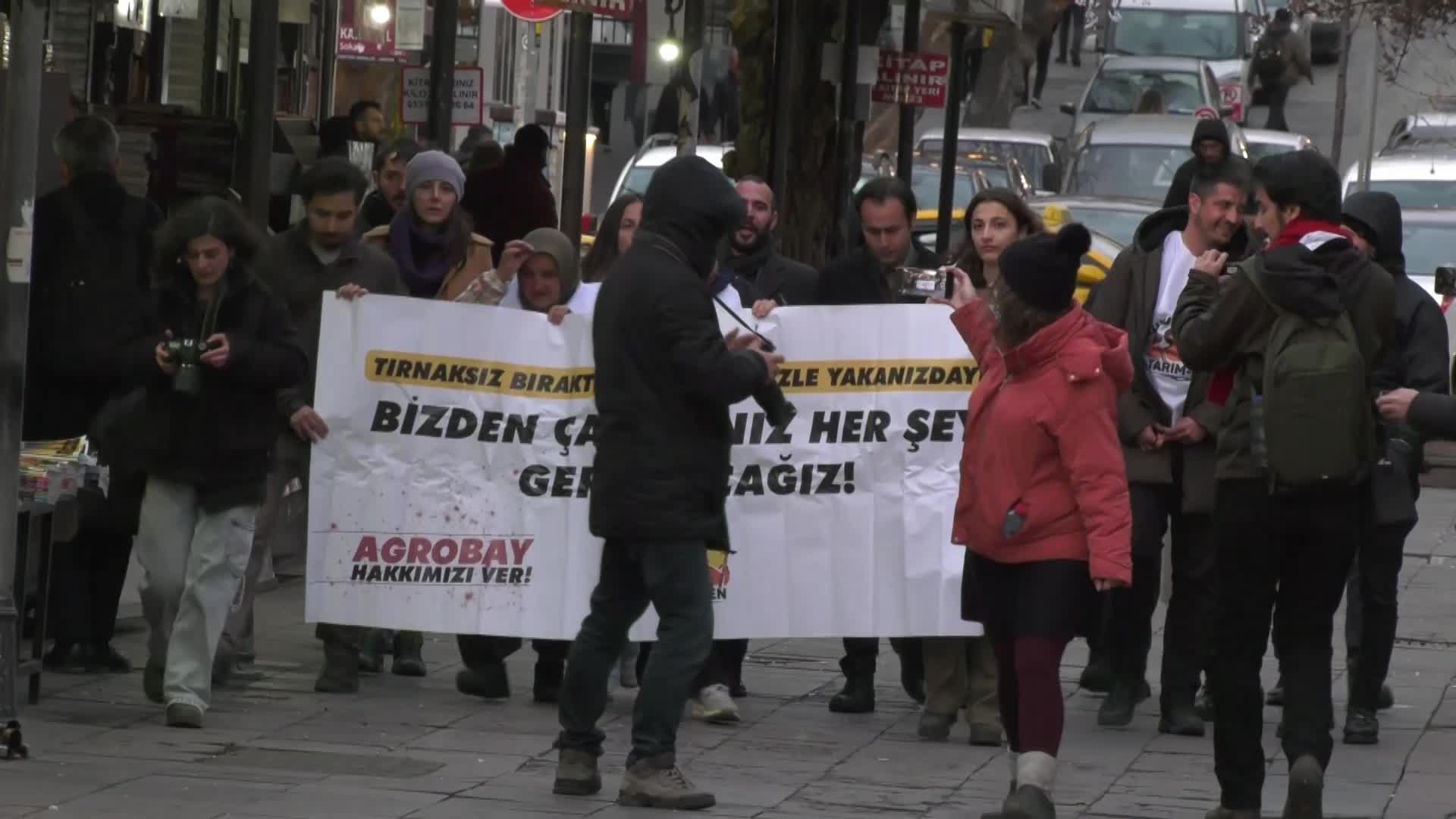 İSİG’DEN AGROBAY İŞÇİLERİNE DESTEK: “TARIM İŞÇİSİ KADINLAR YAĞMUR ÇAMUR DEMEDEN BU KIŞTA NEDEN YÜRÜYOR?”