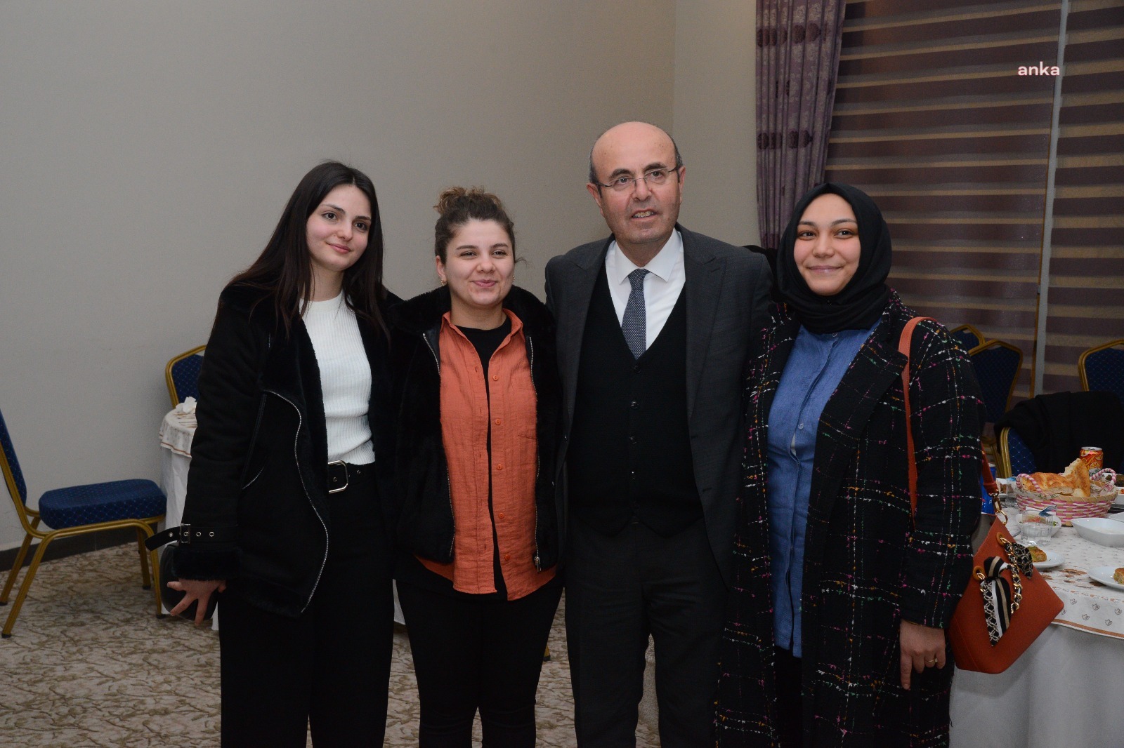 KIRŞEHİR BELEDİYE BAŞKANI EKİCİOĞLU, GENÇLERLE BULUŞMAYA DEVAM EDİYOR