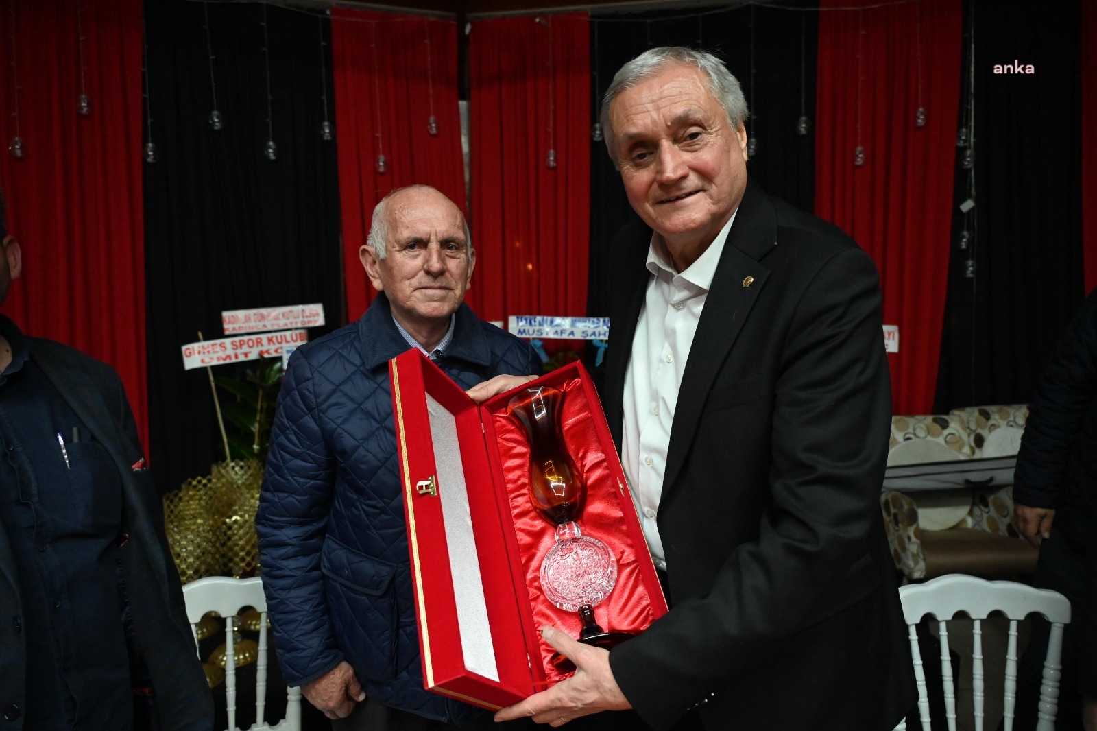 BOZÜYÜK BELEDİYE BAŞKANI BAKKALCIOĞLU, KURTKÖYLÜLER DERNEĞİ ÜYELERİ İLE BİR ARAYA GELDİ