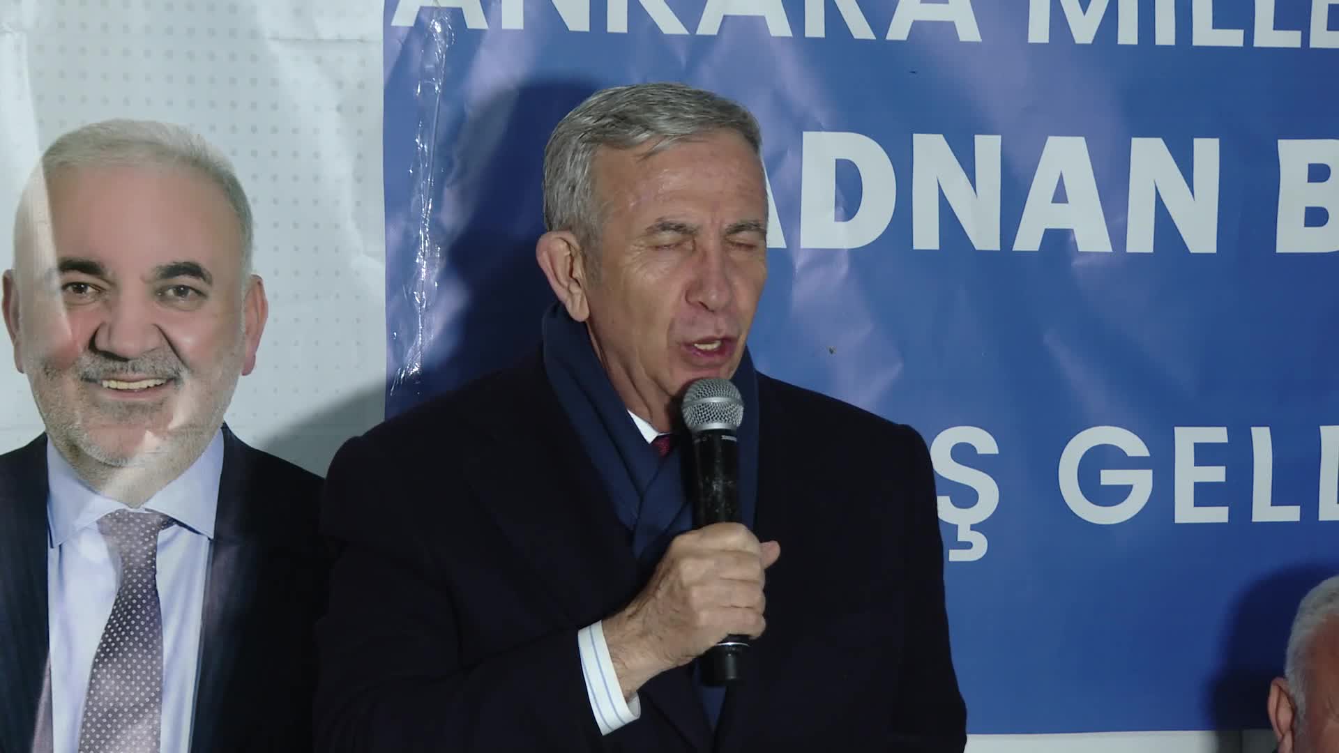 MANSUR YAVAŞ’TAN ANKARA’NIN GRUP YOLLARINA SICAK ASFALT MÜJDESİ