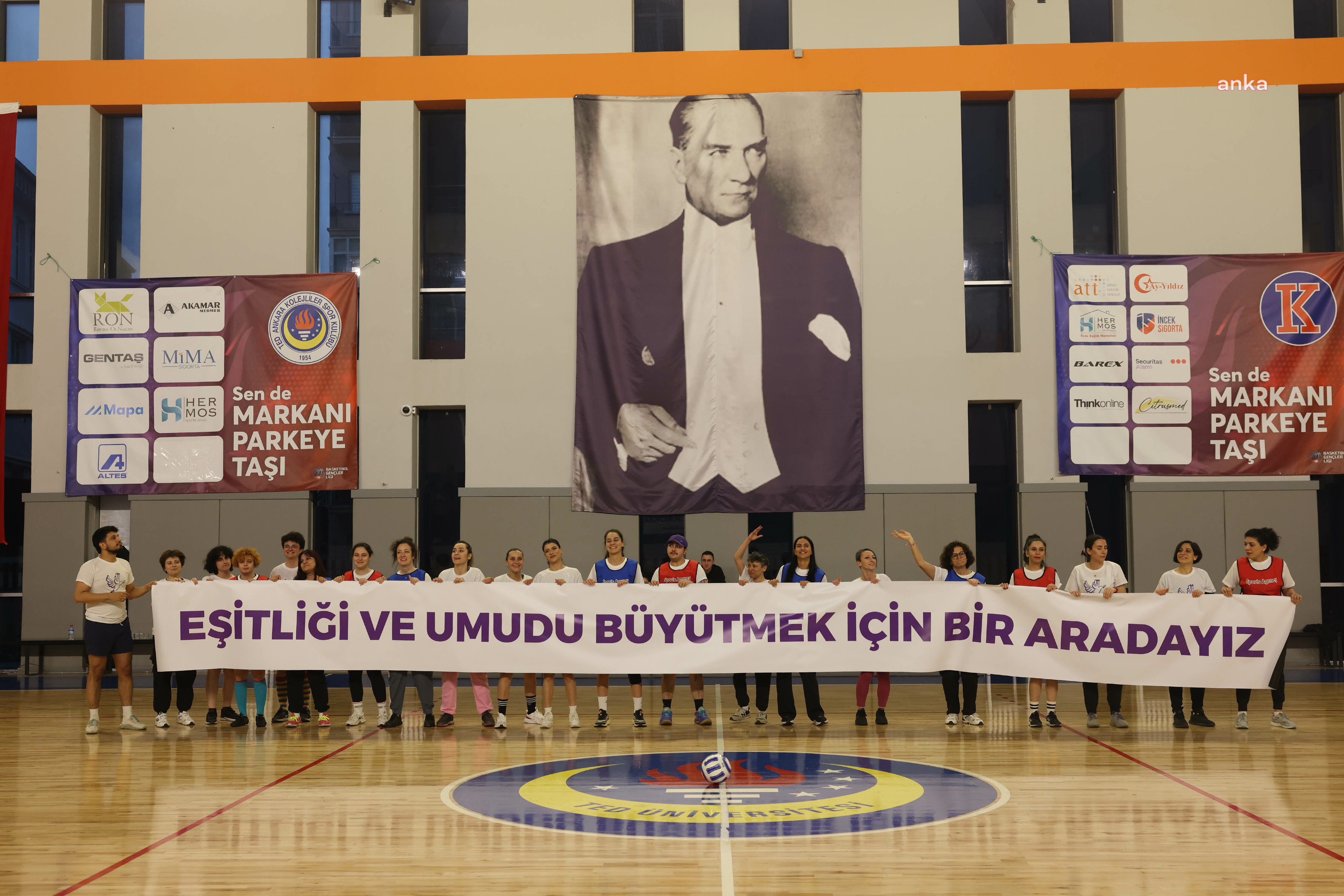 ÇANKAYA'NIN KADINLARI FARKINDALIK İÇİN SAHAYA ÇIKTI