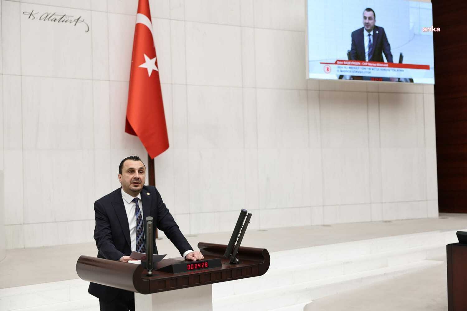 BEKİR BAŞEVİRGEN: “2020 YILINDA 60 LİRA OLAN ETİN FİYATI 600 LİRAYA, BEYAZ PEYNİRİN FİYATI 22 LİRADAN 160 LİRAYA ÇIKTI. YUMURTANIN KOLİSİ YÜZDE 1000'E YAKIN ARTTI. EMEKLİ KURU EKMEĞE MUHTAÇ EDİLDİ"