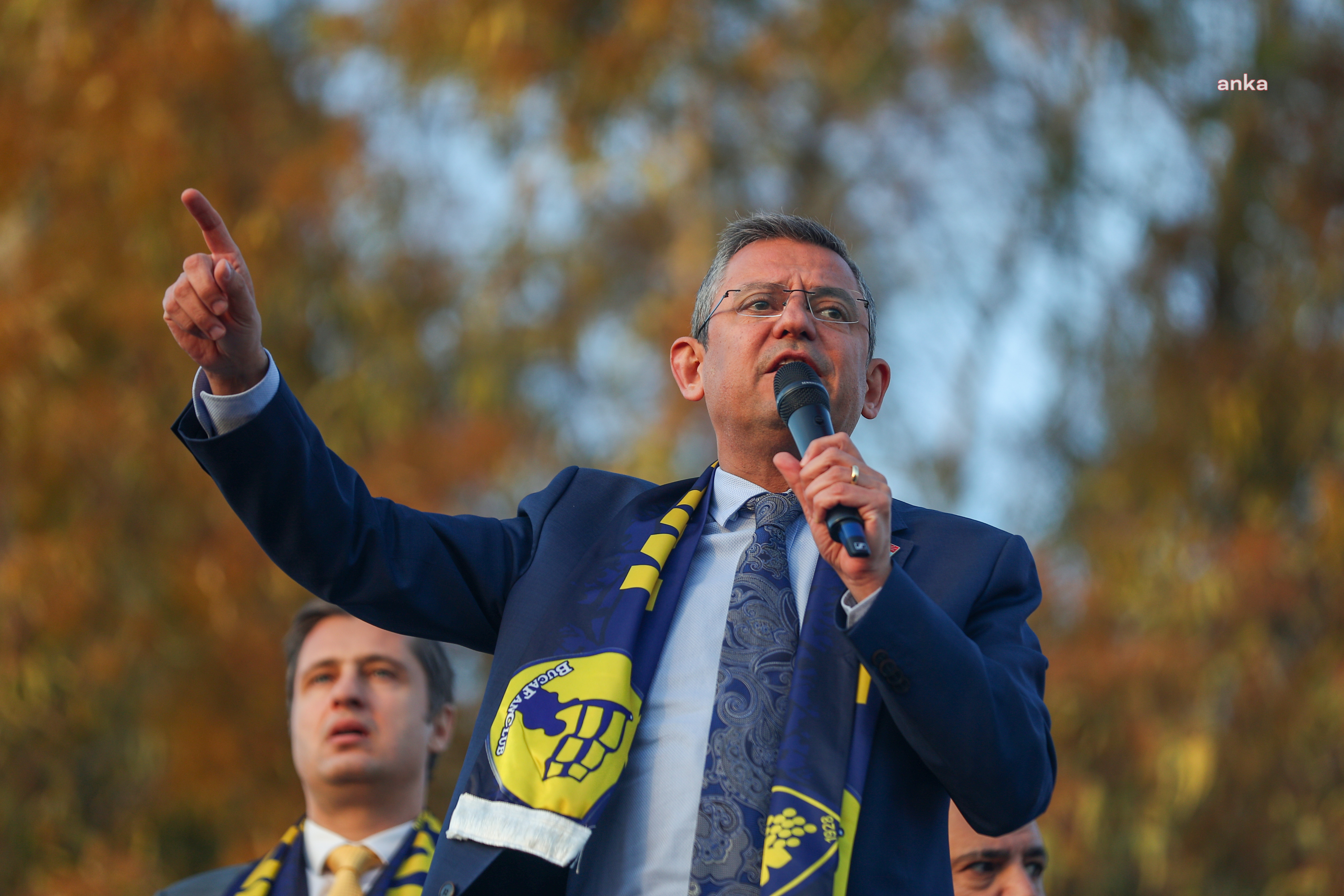ÖZEL’DEN HAMZA DAĞ’A: “GAZİ MUSTAFA KEMAL PAŞA’YA ‘AYYAŞ’ DİYEN ADAMIN YARDIMCISI SEN DEĞİL MİSİN?”