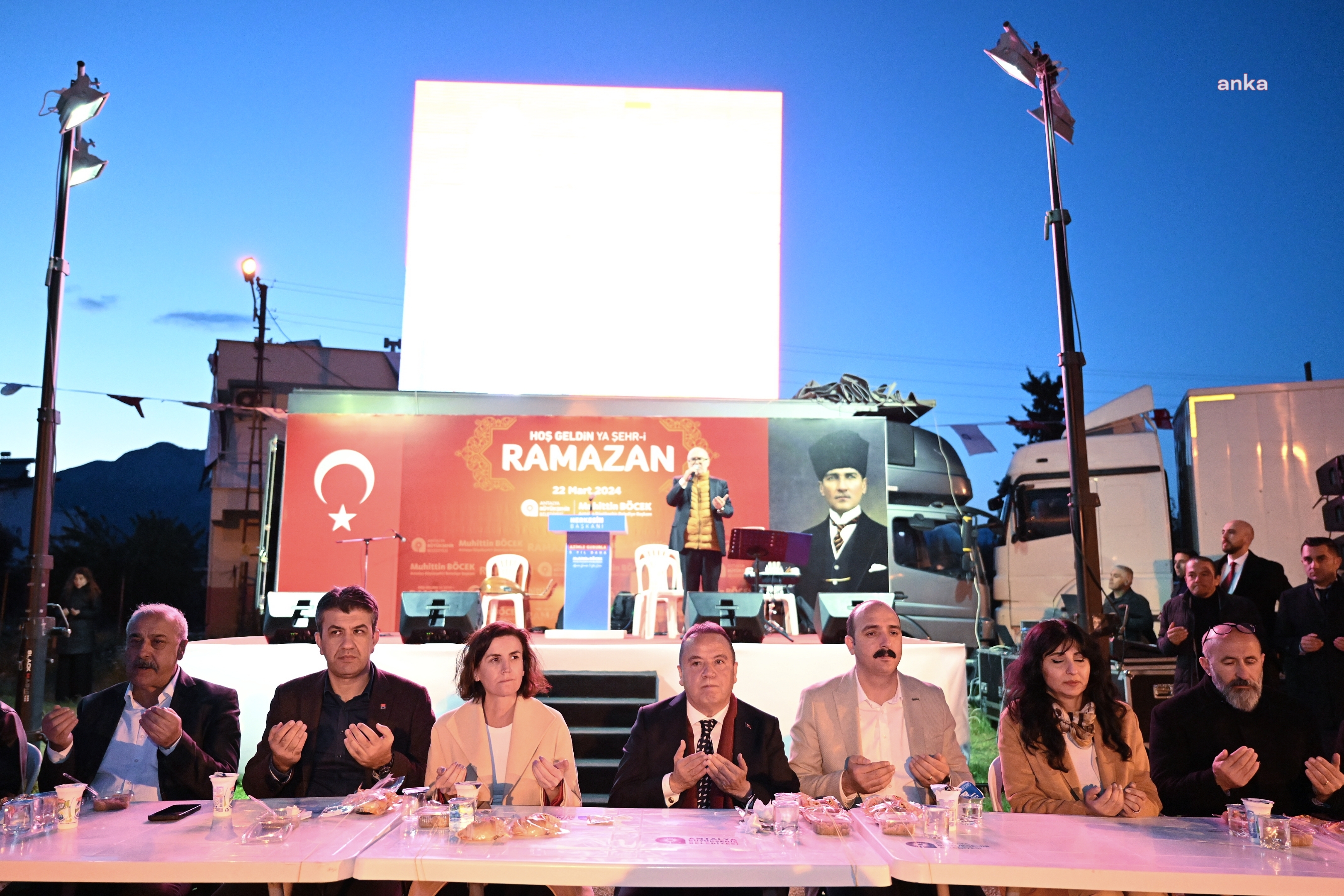 MUHİTTİN BÖCEK, KONYAALTILI HEMŞEHRİLERİ İLE BULUŞTU