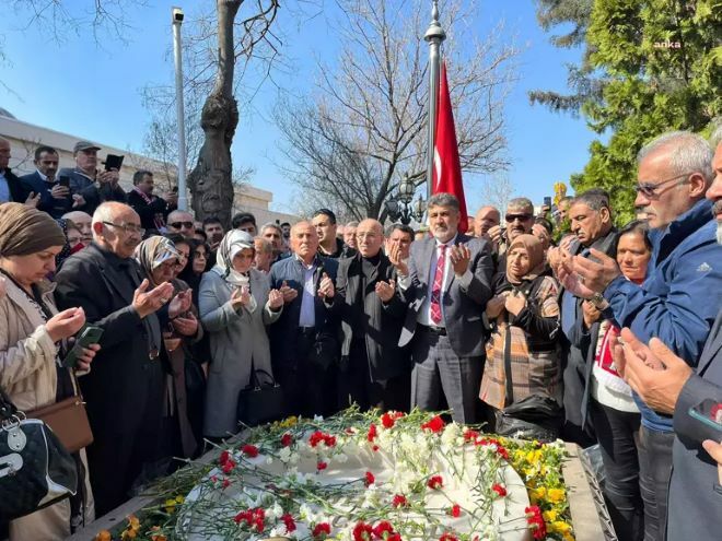 MUHSİN YAZICIOĞLU, ÖLÜMÜNÜN 15. YILINDA KABRİ BAŞINDA DÜZENLENECEK PROGRAMLA ANILACAK