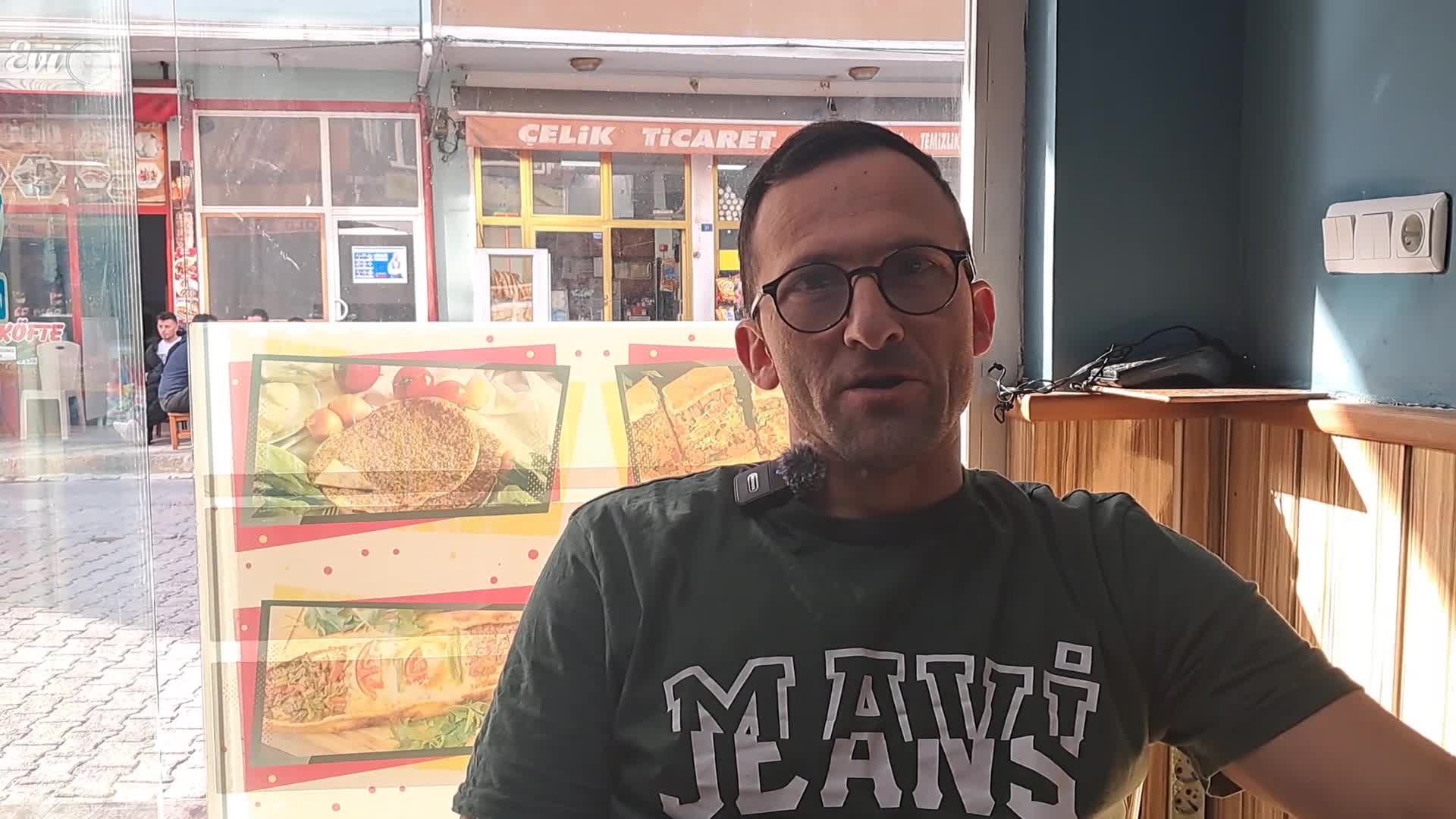KEMALPAŞALI ESNAF: "KIYMA OLMUŞ 500 LİRA, KIYMAYI BULSAM KENDİM YİYECEĞİM. DÜKKANIMDAN KALDIRDIM"