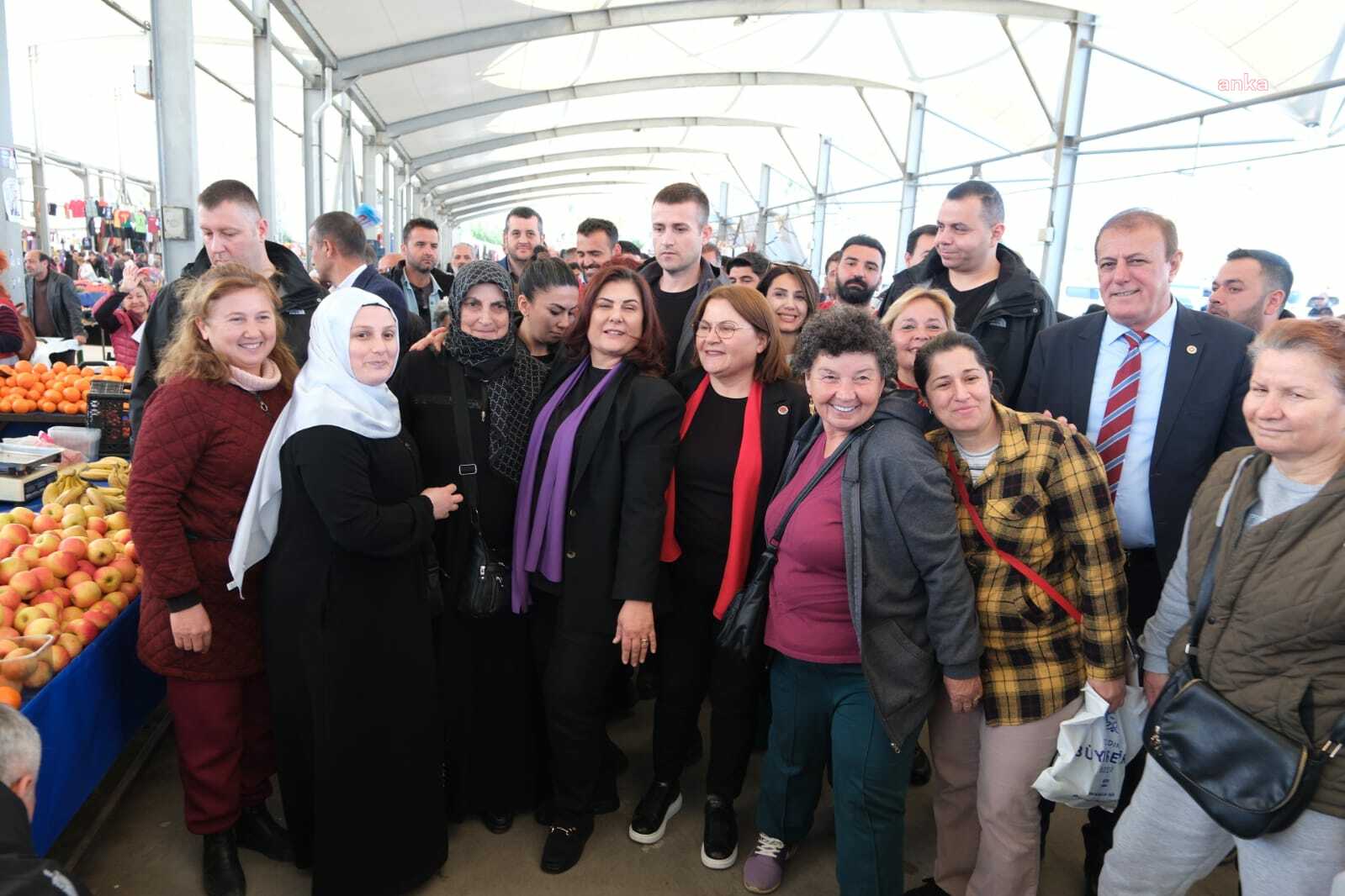 ÖZLEM ÇERÇİOĞLU'NDAN DİDİM'DE FİDE DAĞITIMI