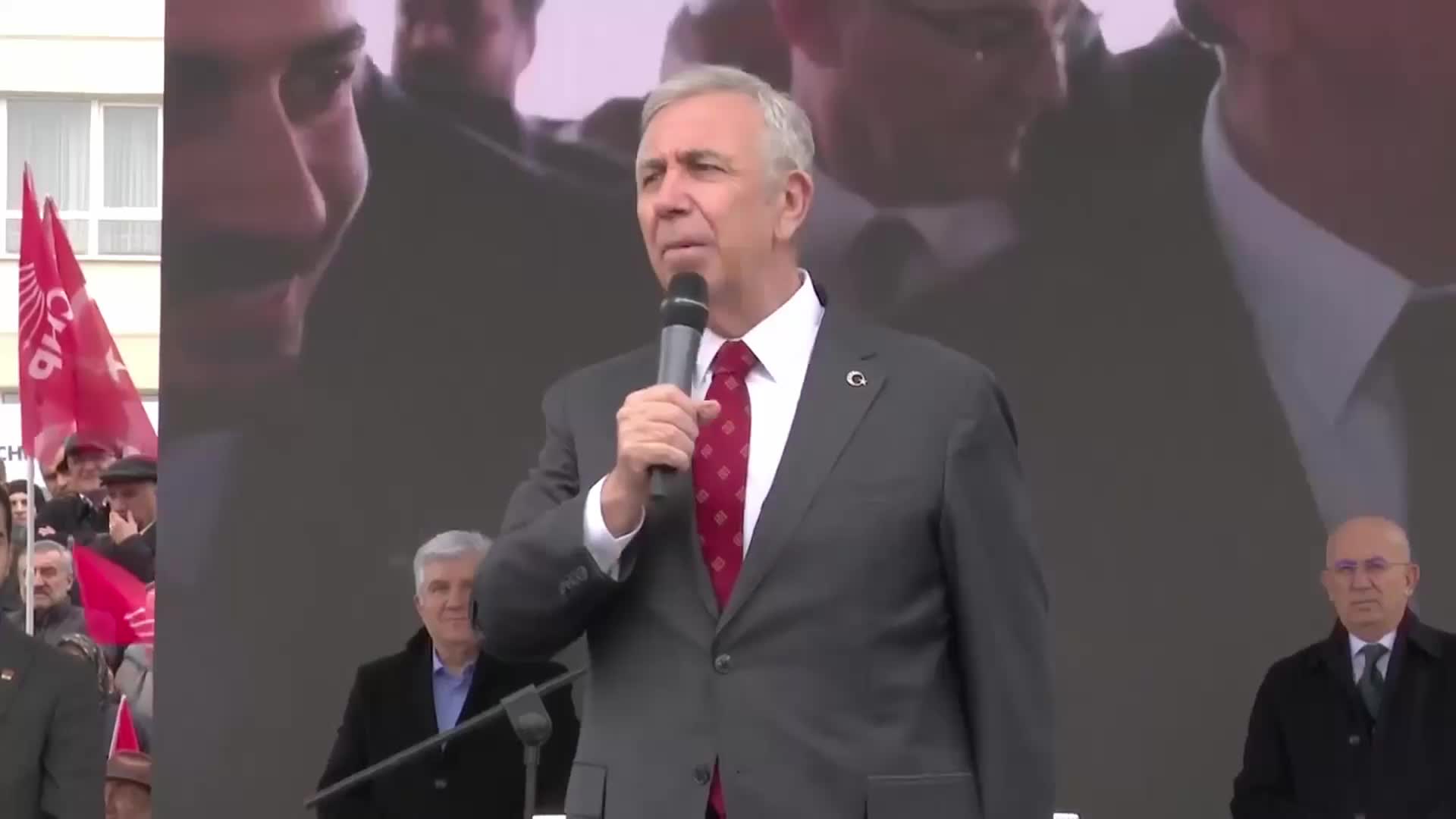 MANSUR YAVAŞ'TAN ALTINOK'A: "KIZ KARDEŞİNİZ 'BU MAL BEYANI EKSİK' DİYOR. ONU DA MI YALANLAYACAKSINIZ?  BAŞKA NE YALANLARINIZ VAR?"