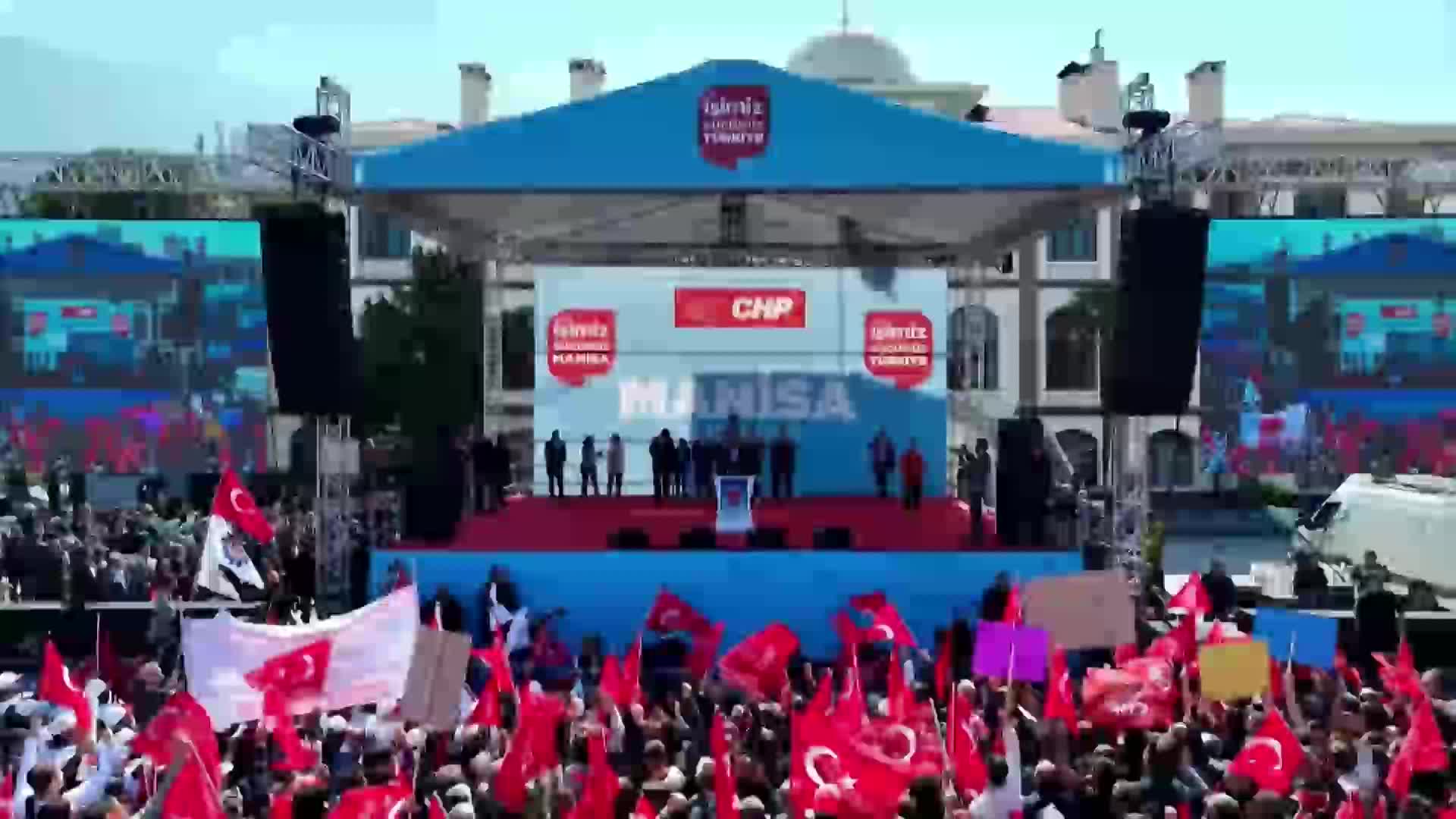 ÖZGÜR ÖZEL, MANİSA'DA: ''CENGİZ ERGÜN, NE TALİMAT GELDİYSE, KİMDEN AVANTAYI GÖRDÜYSE MANİSA'NIN GÜZELLİKLERİNİ VERDİ''
