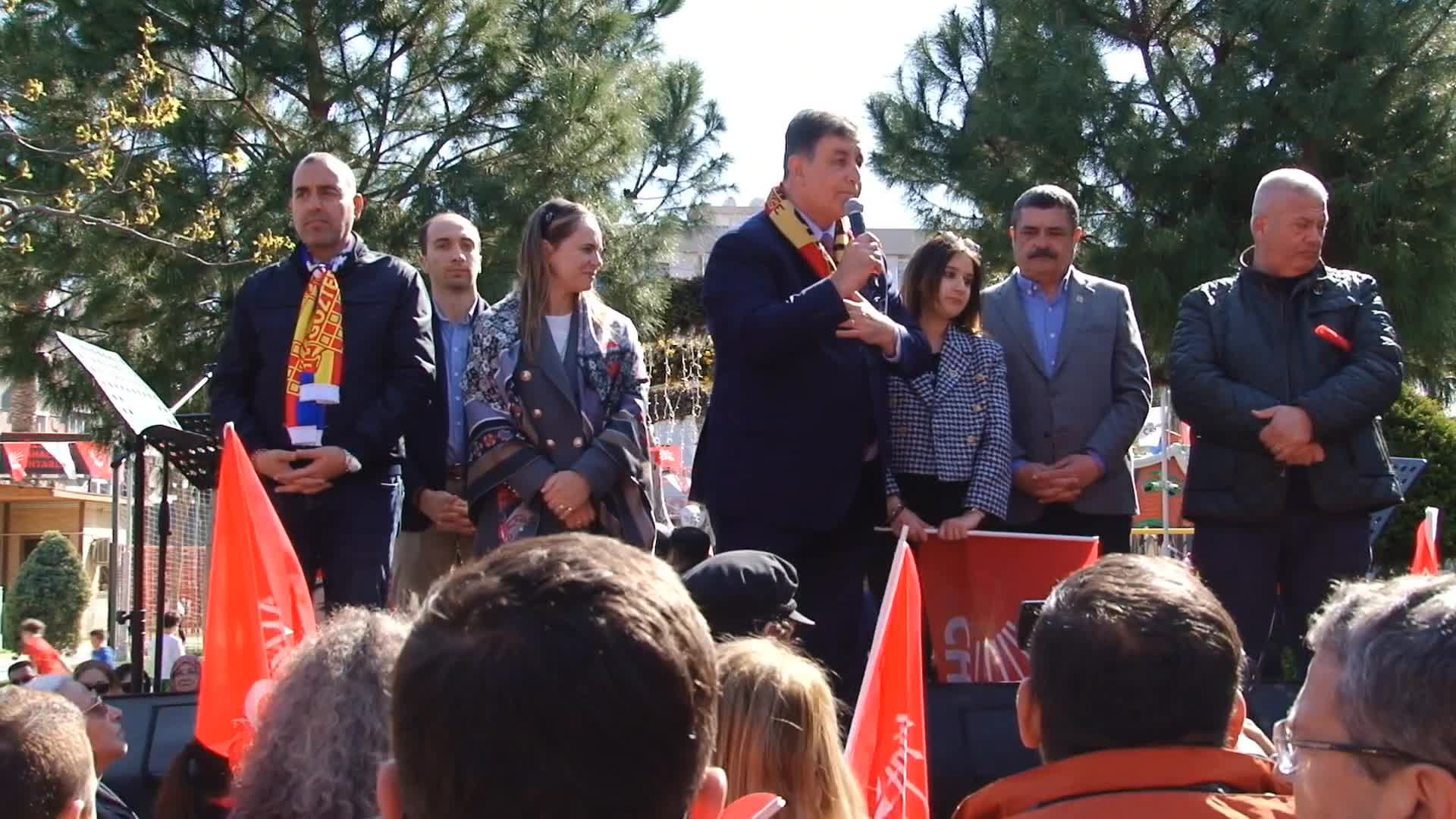 CEMİL TUGAY:  "10 YILDIR BİR METRO YAPMADINIZ"
