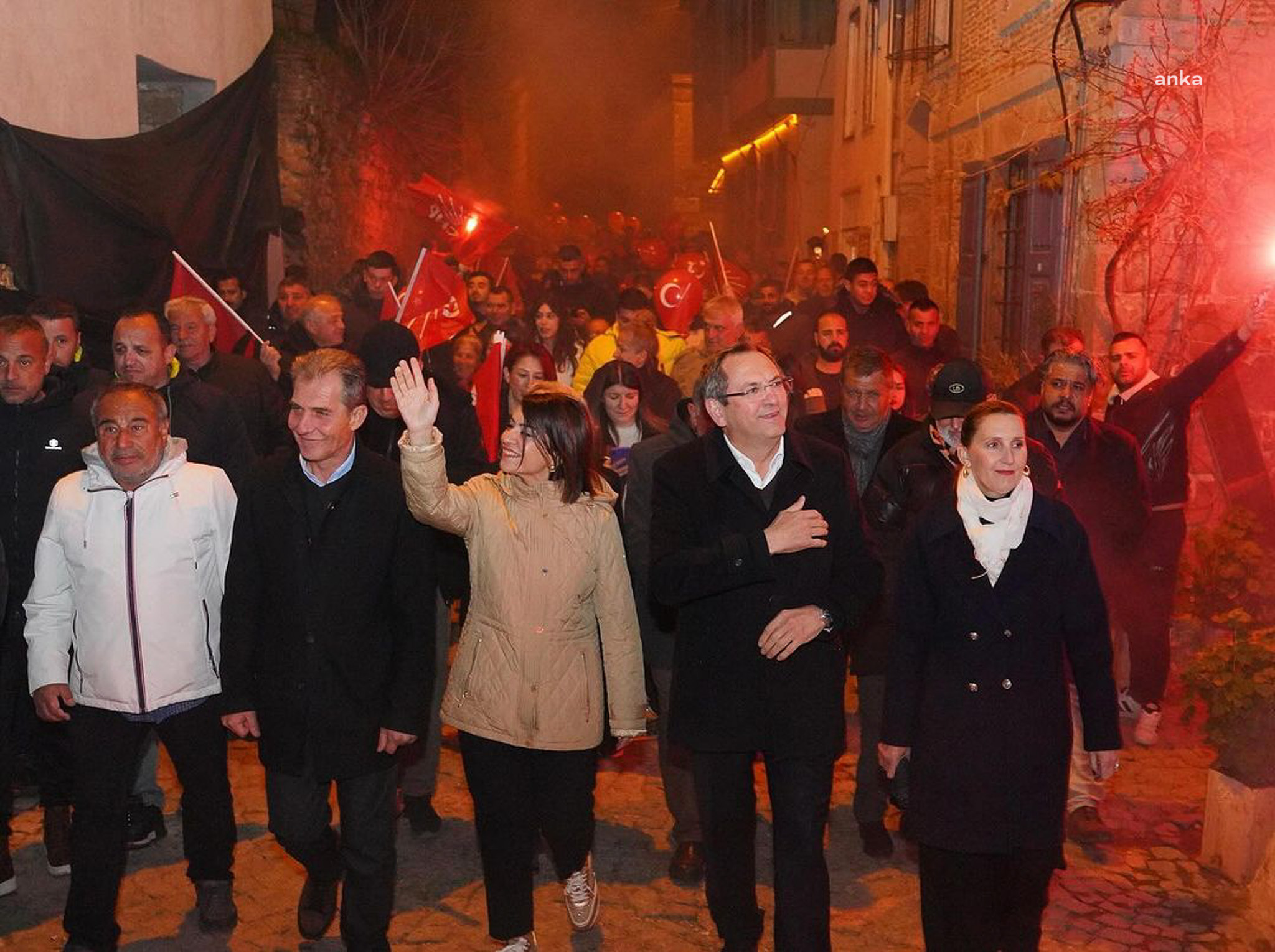 AYVALIK BELEDİYE BAŞKANI ERGİN, SAKARYA MAHALLESİ’NDE HİZMET VE PROJELERİNİ ANLATTI