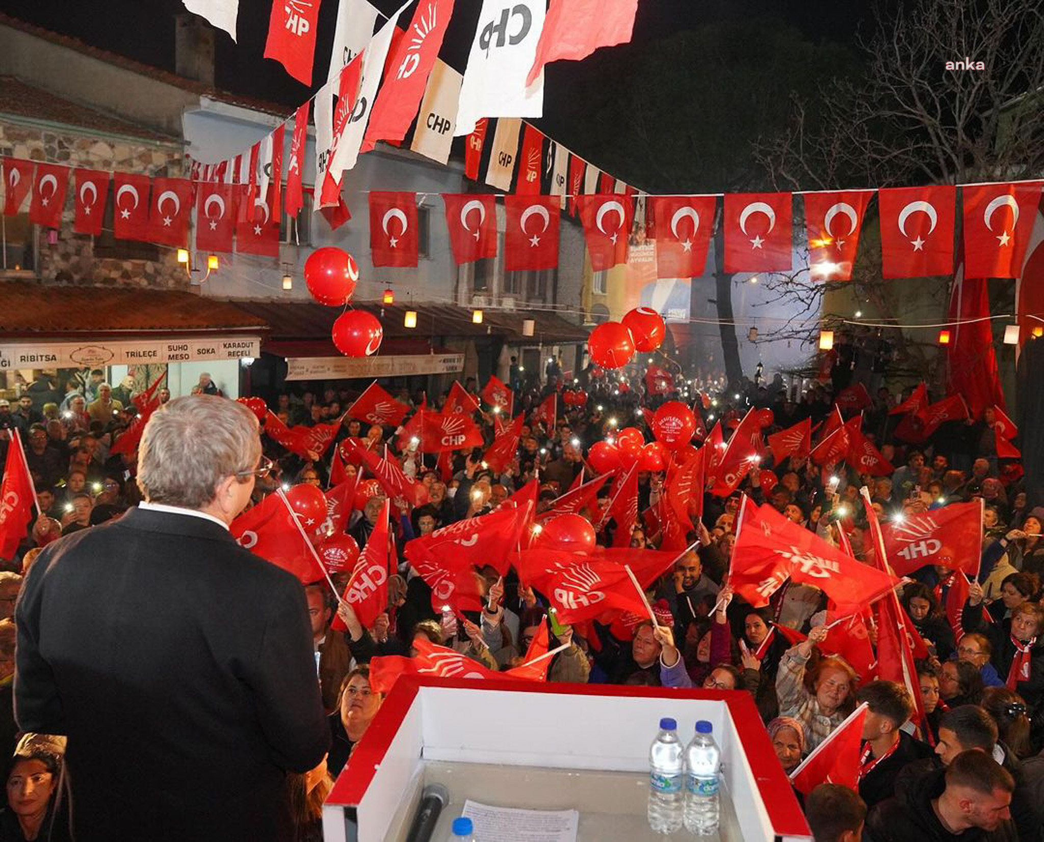 AYVALIK BELEDİYE BAŞKANI ERGİN "KÜÇÜKKÖY BULUŞMASI"NDA PROJELERİNİ ANLATTI